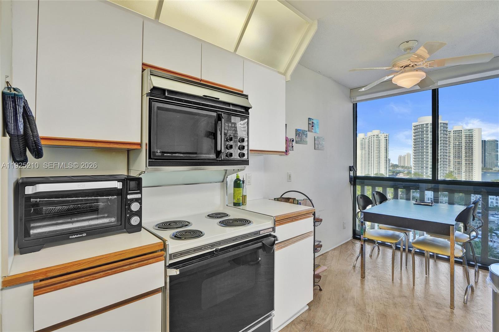 1000 E Island Blvd #1608, Aventura FL 33160