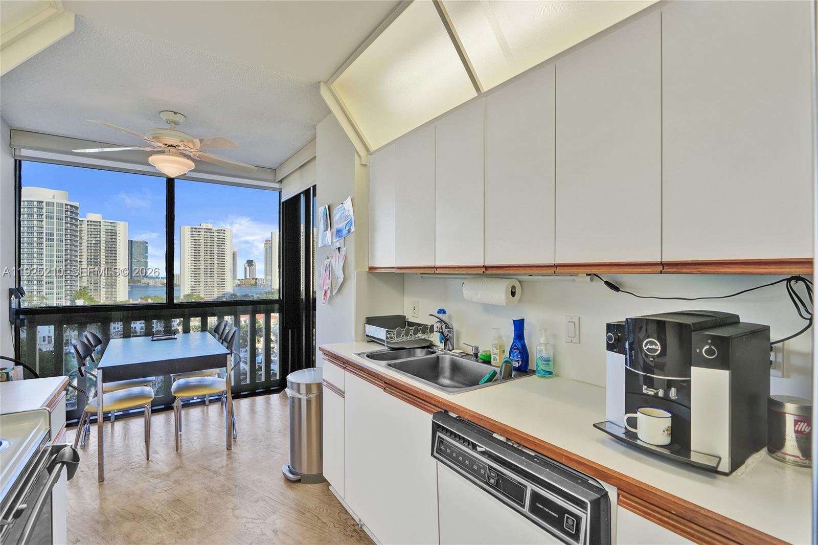 1000 E Island Blvd #1608, Aventura FL 33160