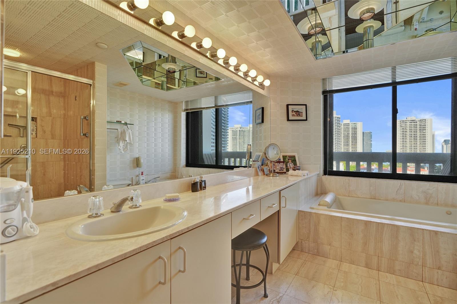 1000 E Island Blvd #1608, Aventura FL 33160