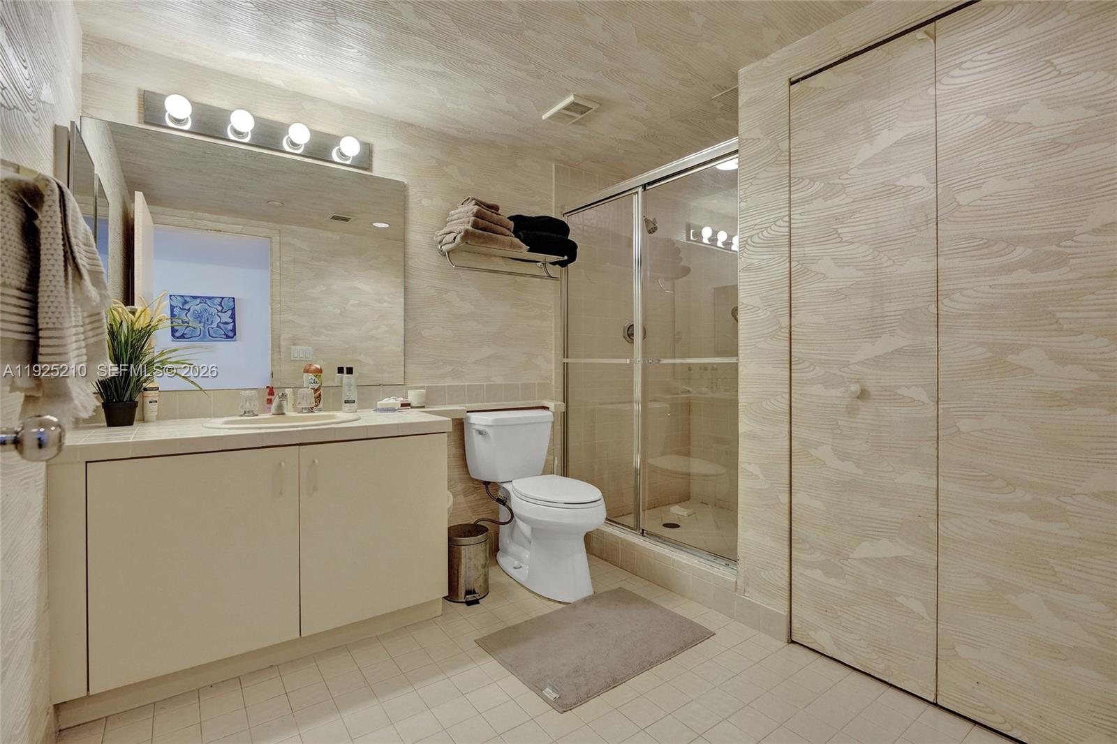 1000 E Island Blvd #1608, Aventura FL 33160