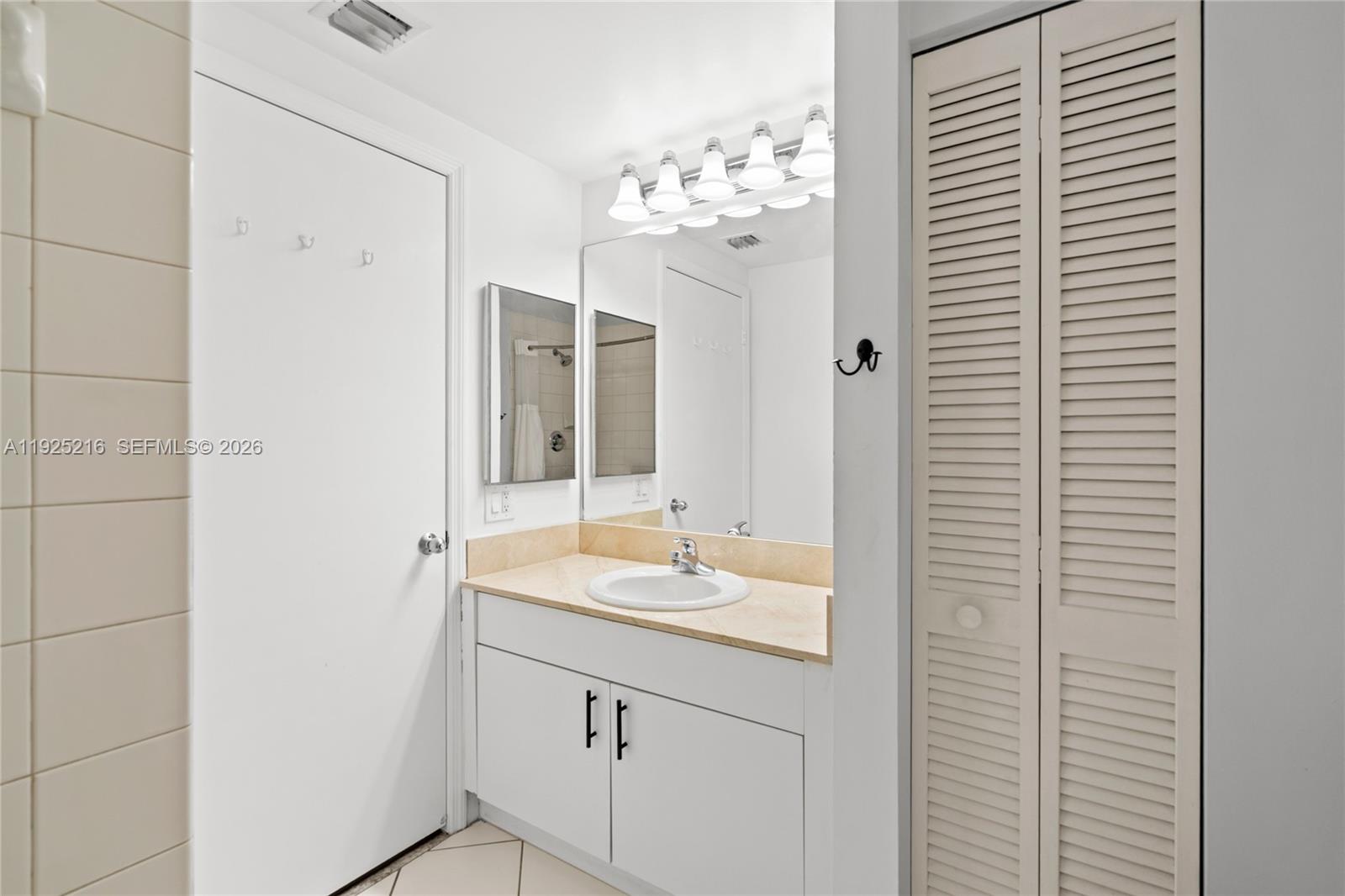 701 Brickell Key Blvd #1911, Miami FL 33131