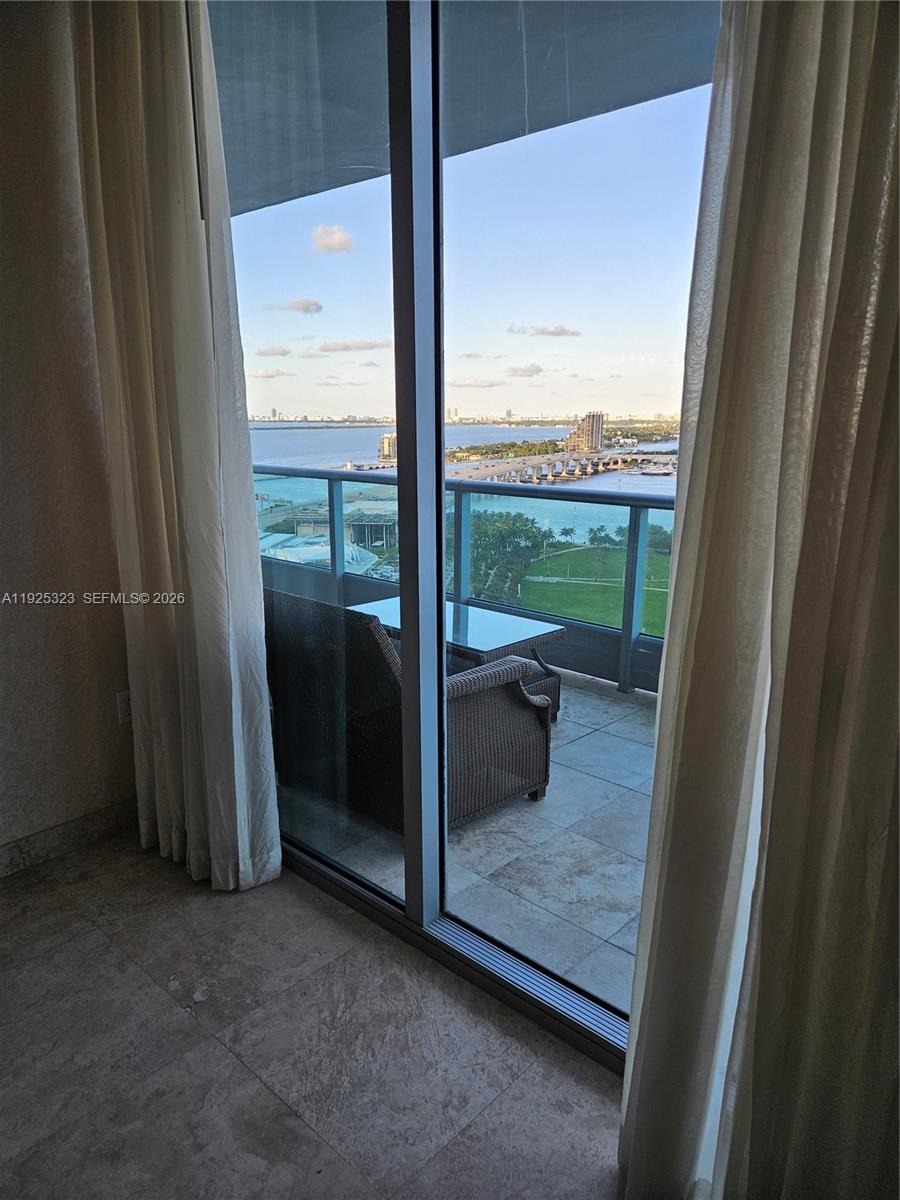 900 Biscayne Blvd #2604, Miami FL 33132