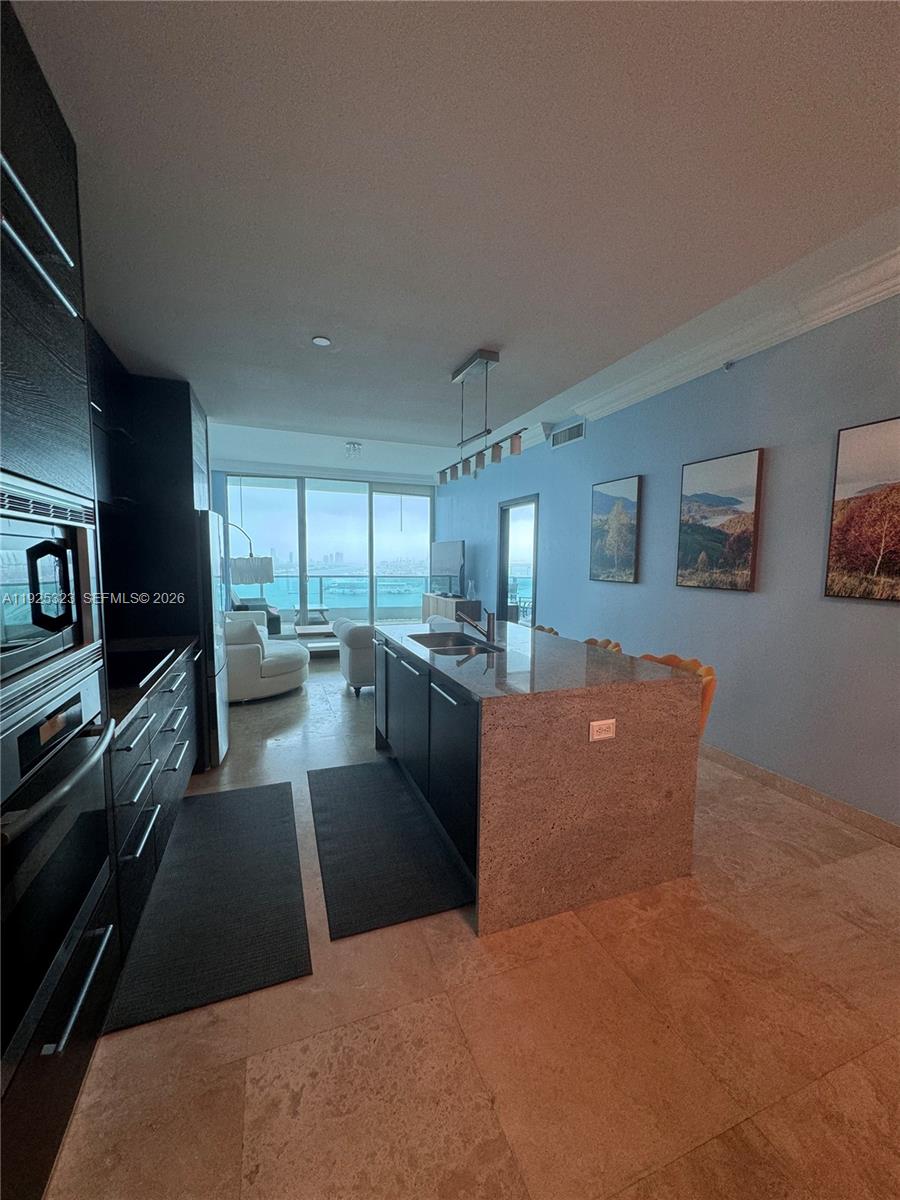 900 Biscayne Blvd #2604, Miami FL 33132
