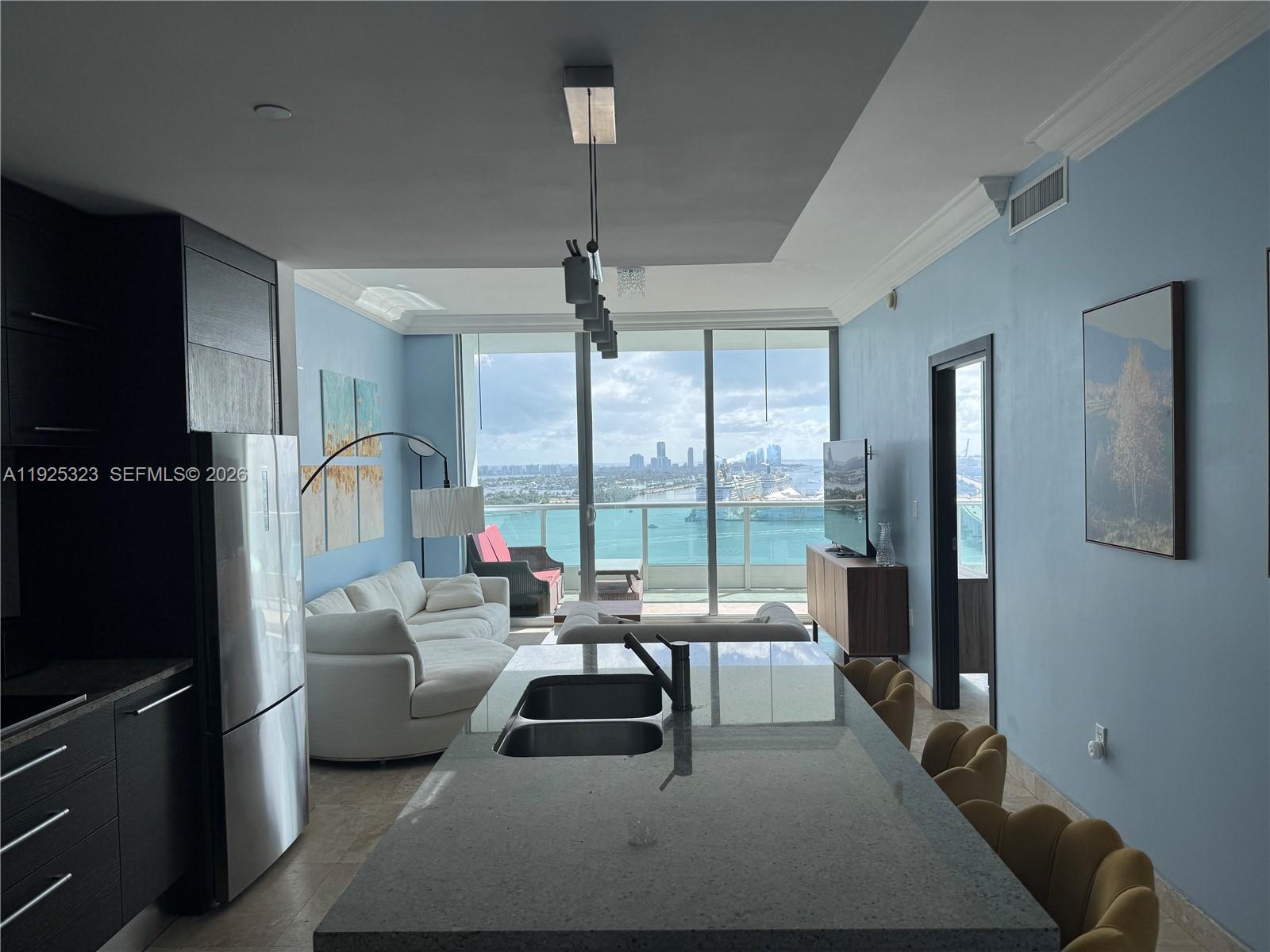 900 Biscayne Blvd #2604, Miami FL 33132