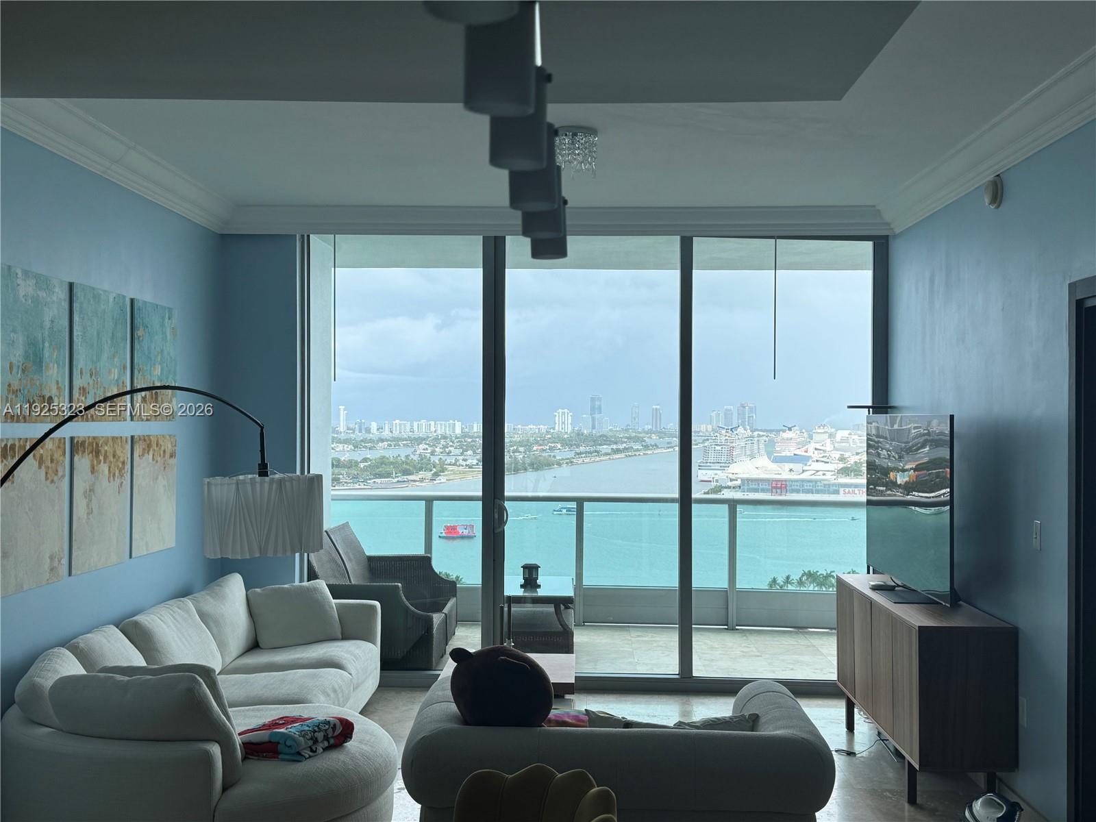 900 Biscayne Blvd #2604, Miami FL 33132