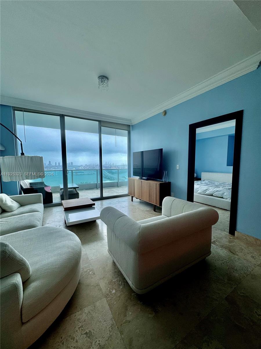 900 Biscayne Blvd #2604, Miami FL 33132