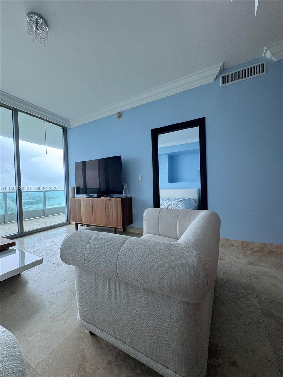 900 Biscayne Blvd #2604, Miami FL 33132