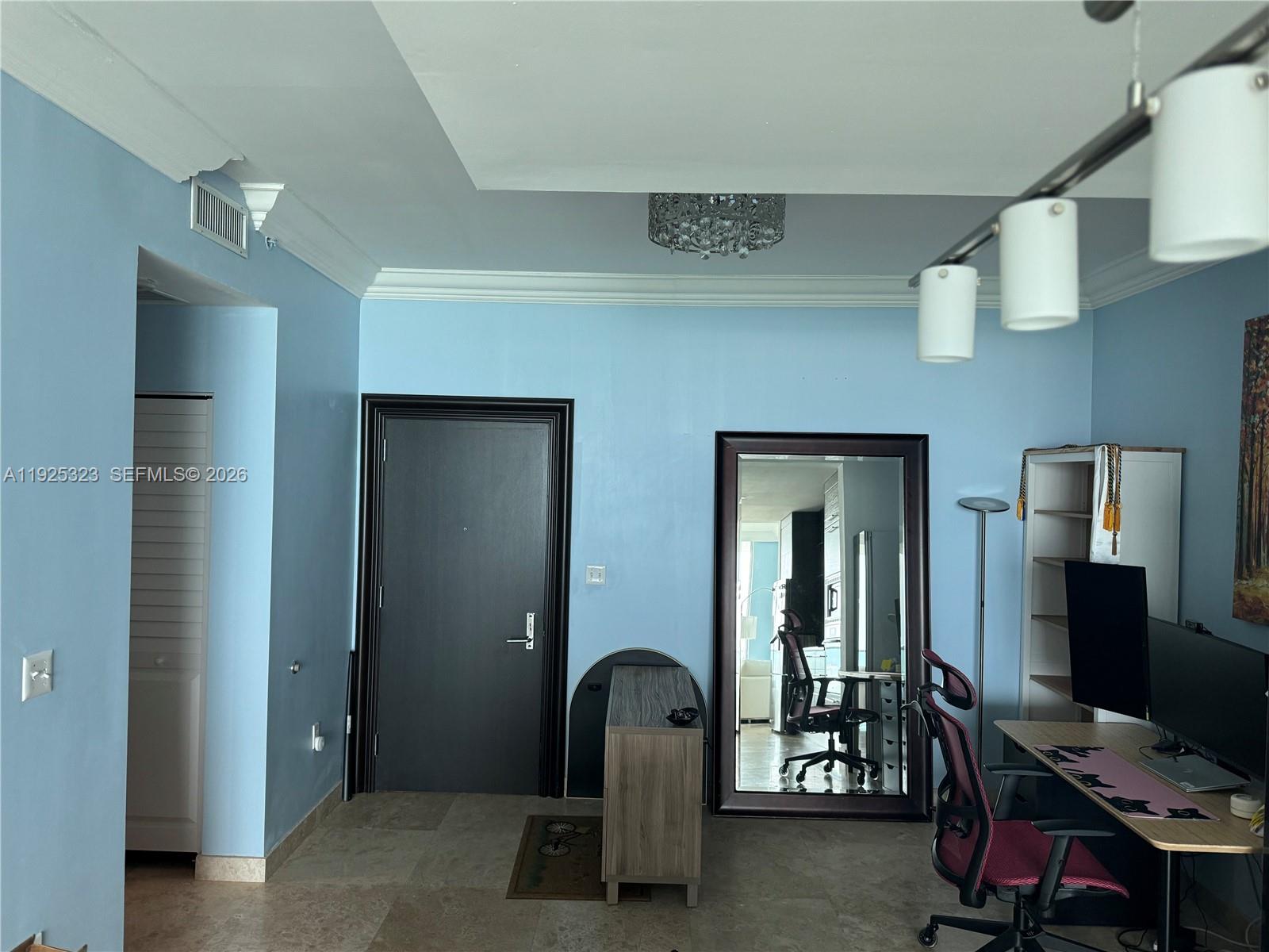 900 Biscayne Blvd #2604, Miami FL 33132