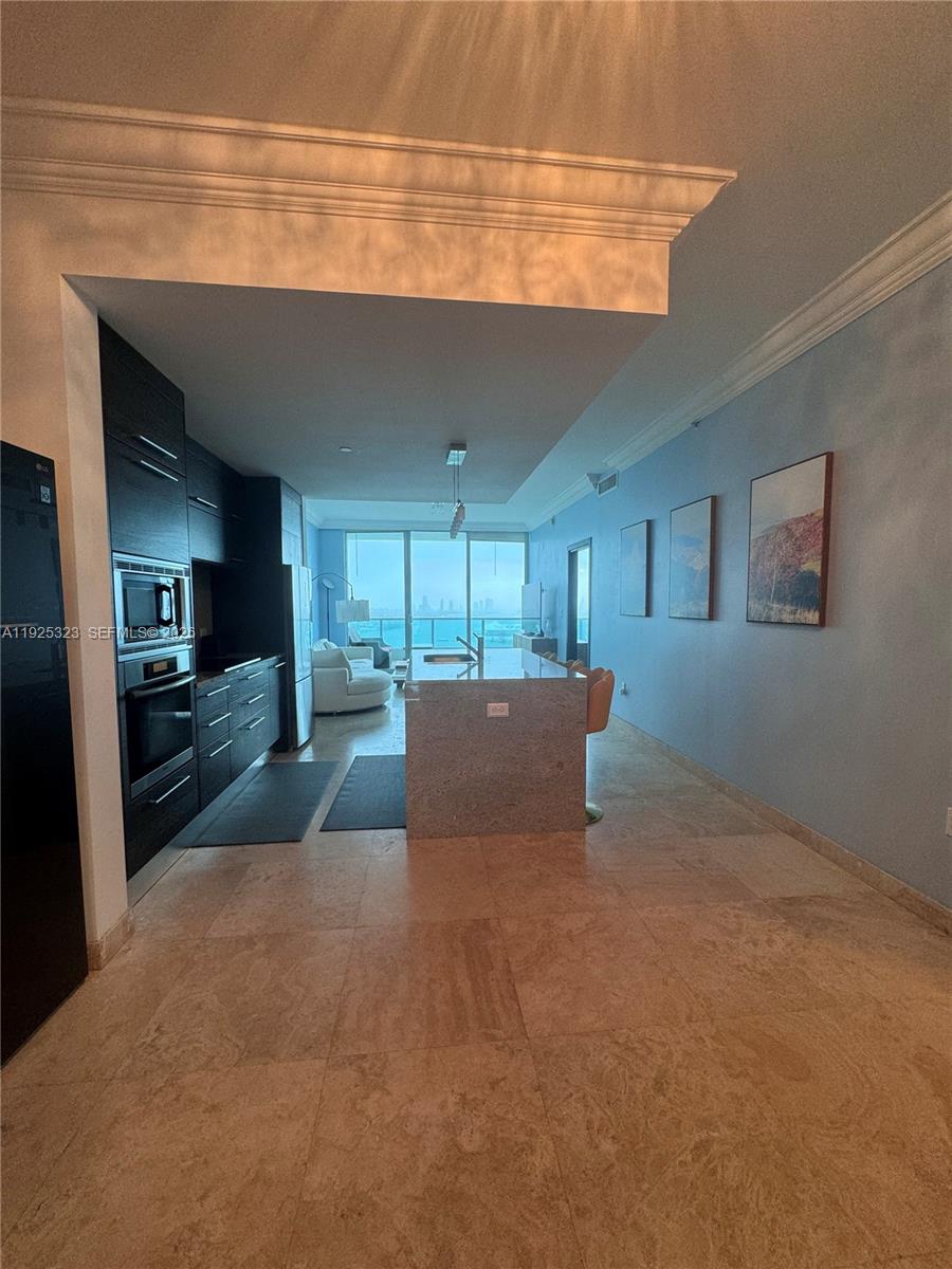 900 Biscayne Blvd #2604, Miami FL 33132