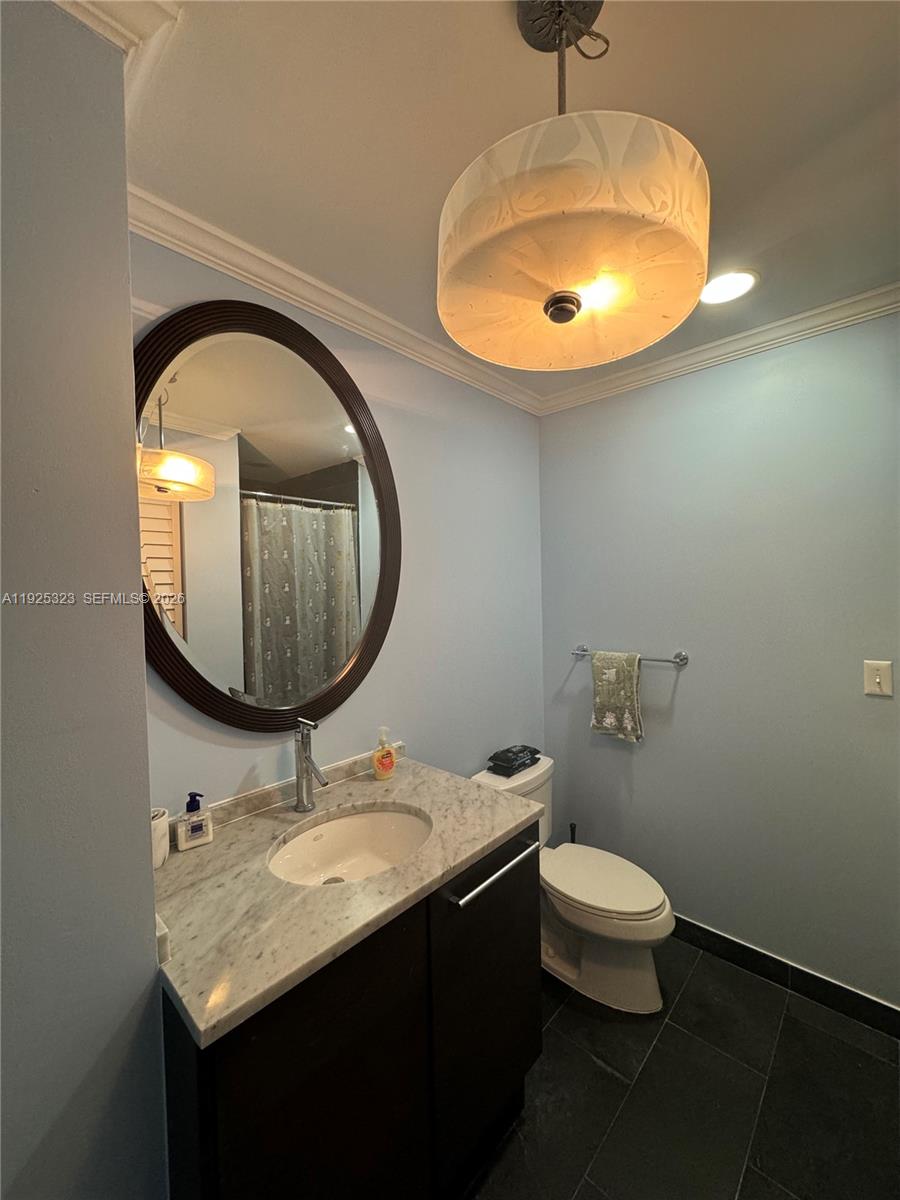 900 Biscayne Blvd #2604, Miami FL 33132