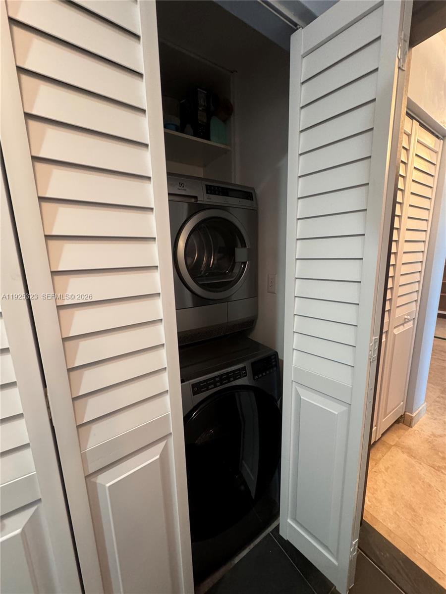 900 Biscayne Blvd #2604, Miami FL 33132
