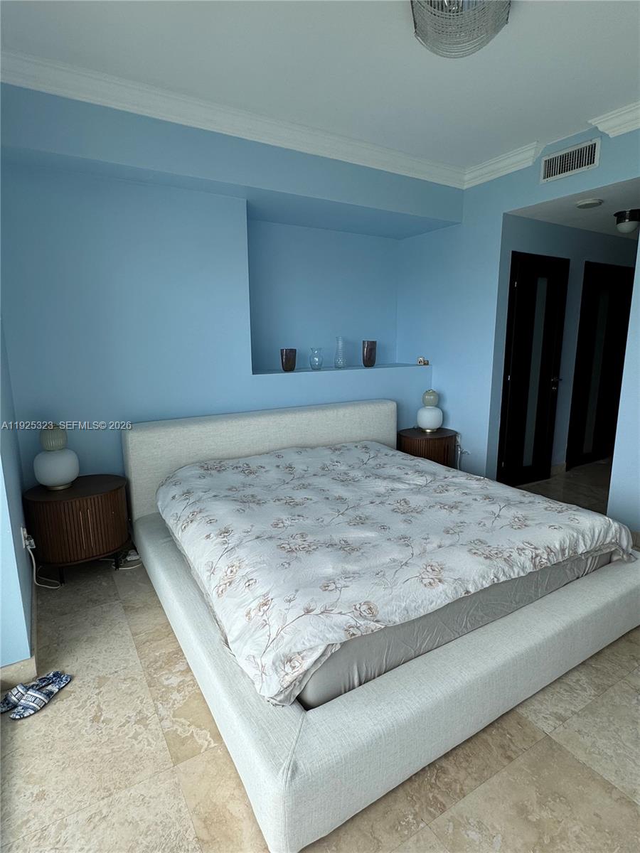 900 Biscayne Blvd #2604, Miami FL 33132