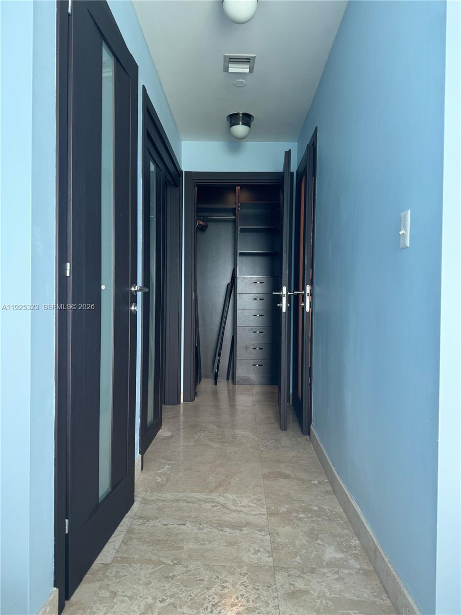 900 Biscayne Blvd #2604, Miami FL 33132