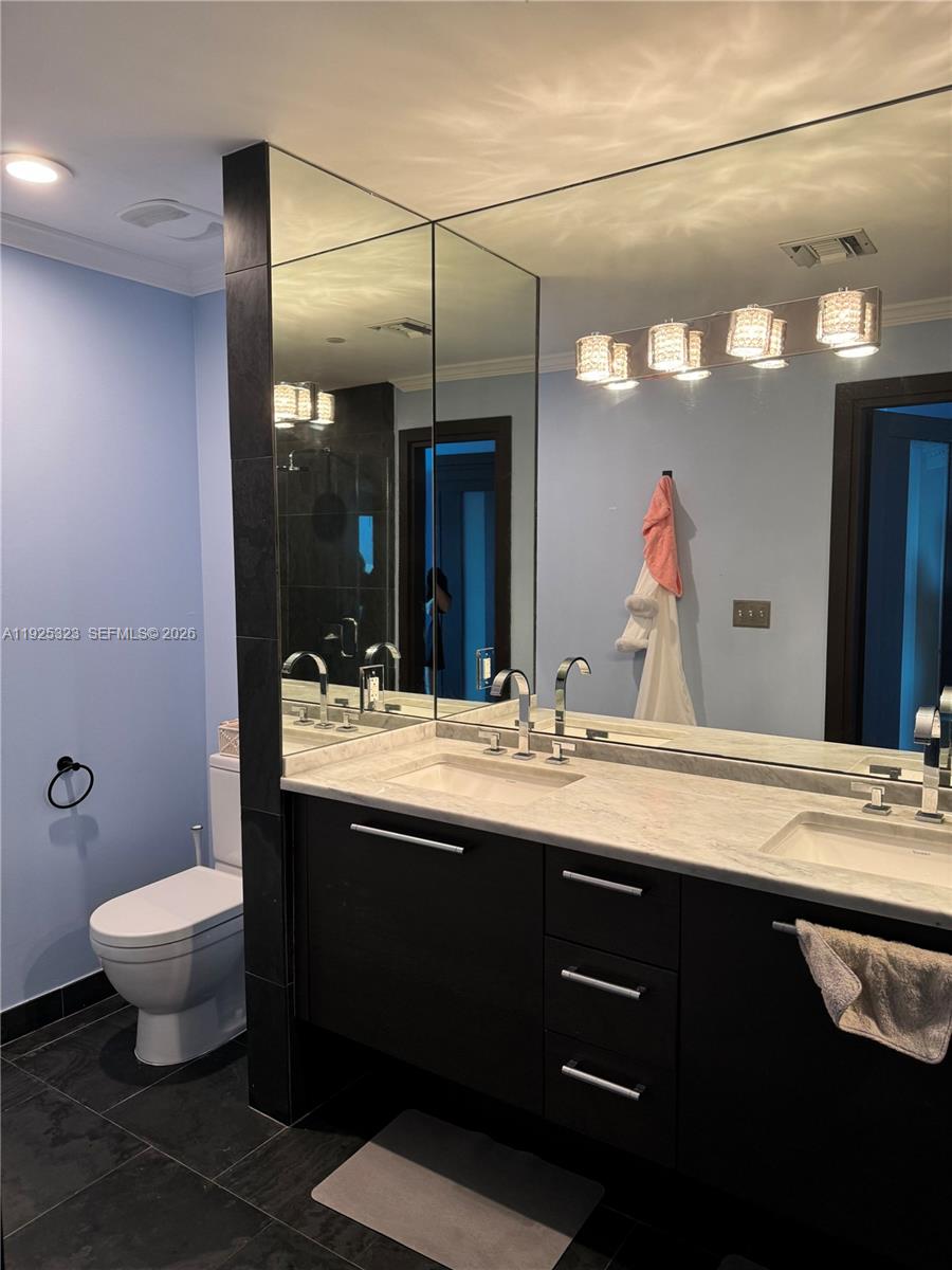 900 Biscayne Blvd #2604, Miami FL 33132