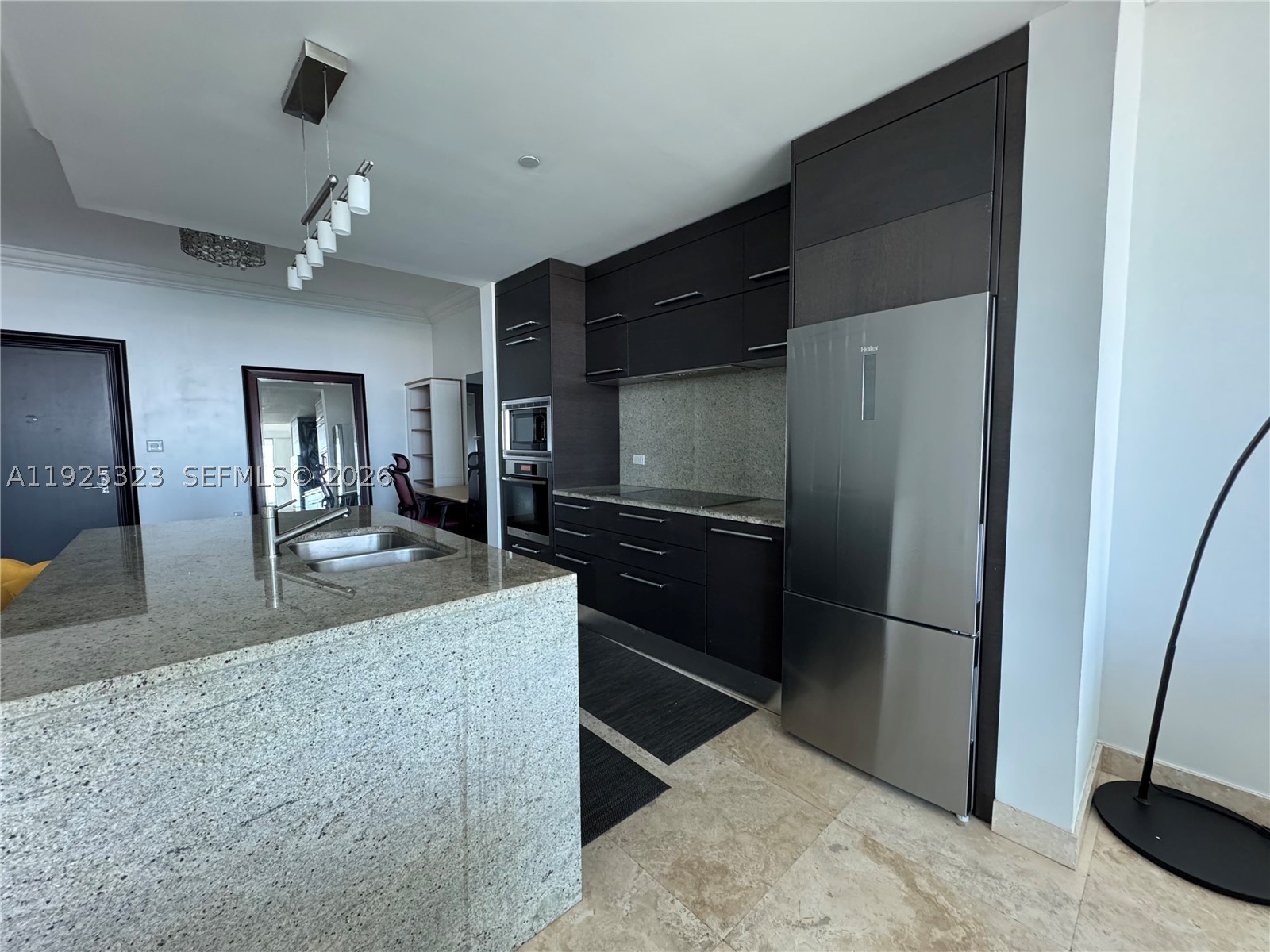 900 Biscayne Blvd #2604, Miami FL 33132
