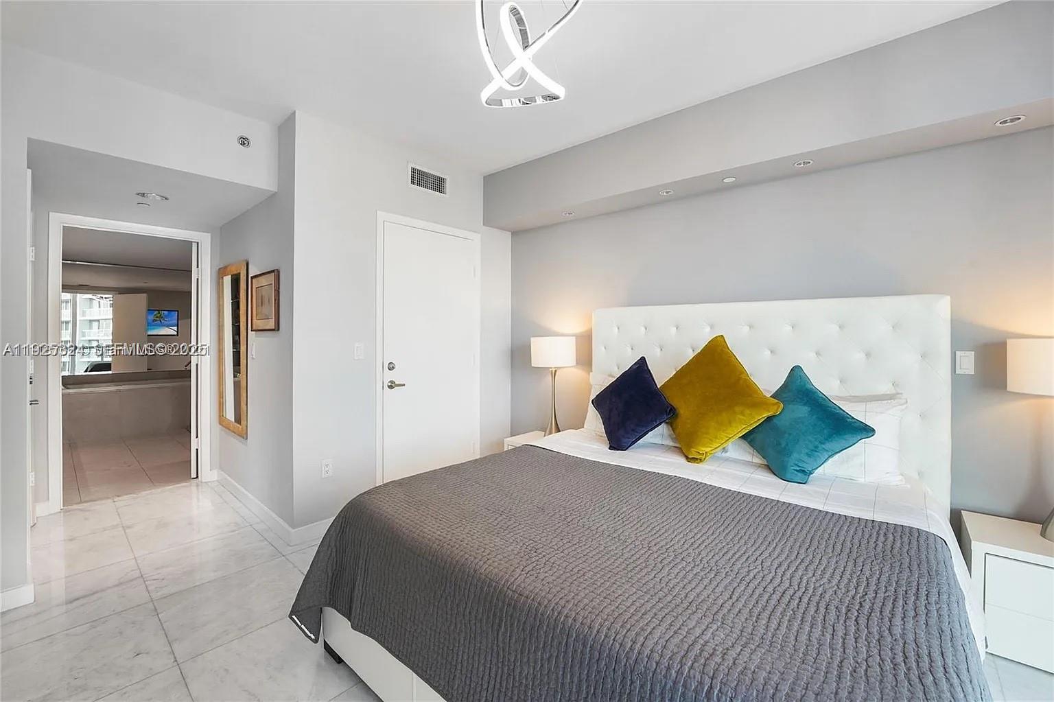 495 Brickell Ave #3304, Miami FL 33131
