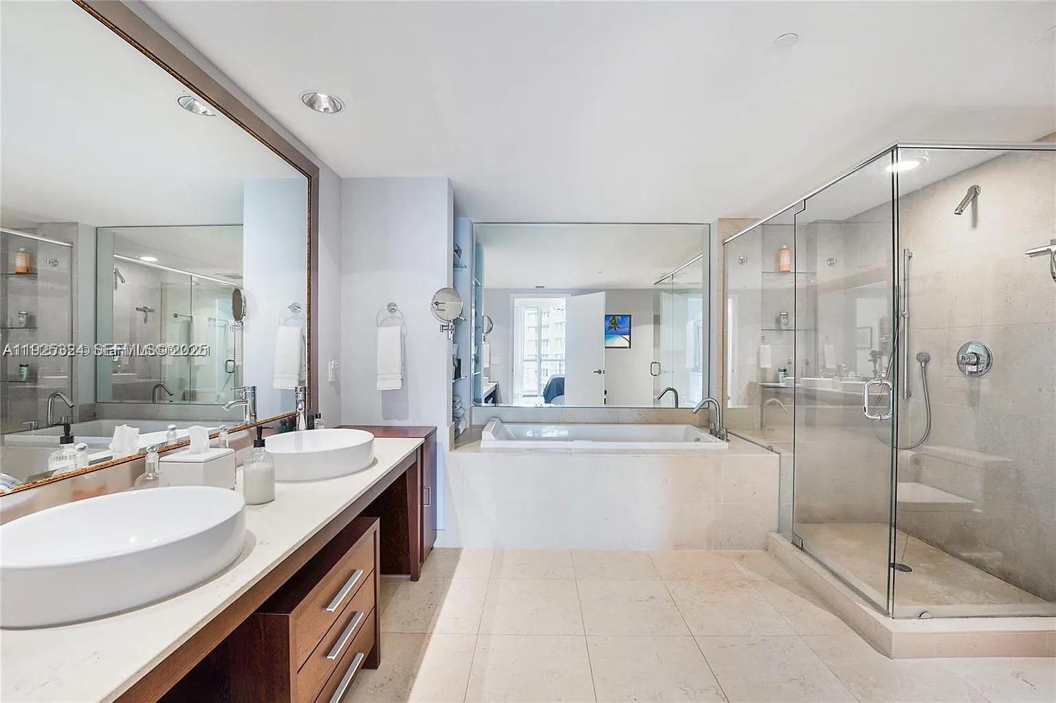 495 Brickell Ave #3304, Miami FL 33131