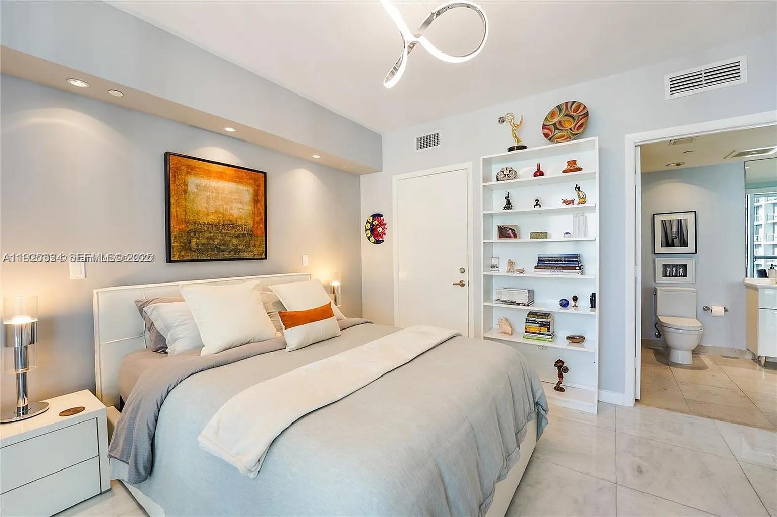 495 Brickell Ave #3304, Miami FL 33131