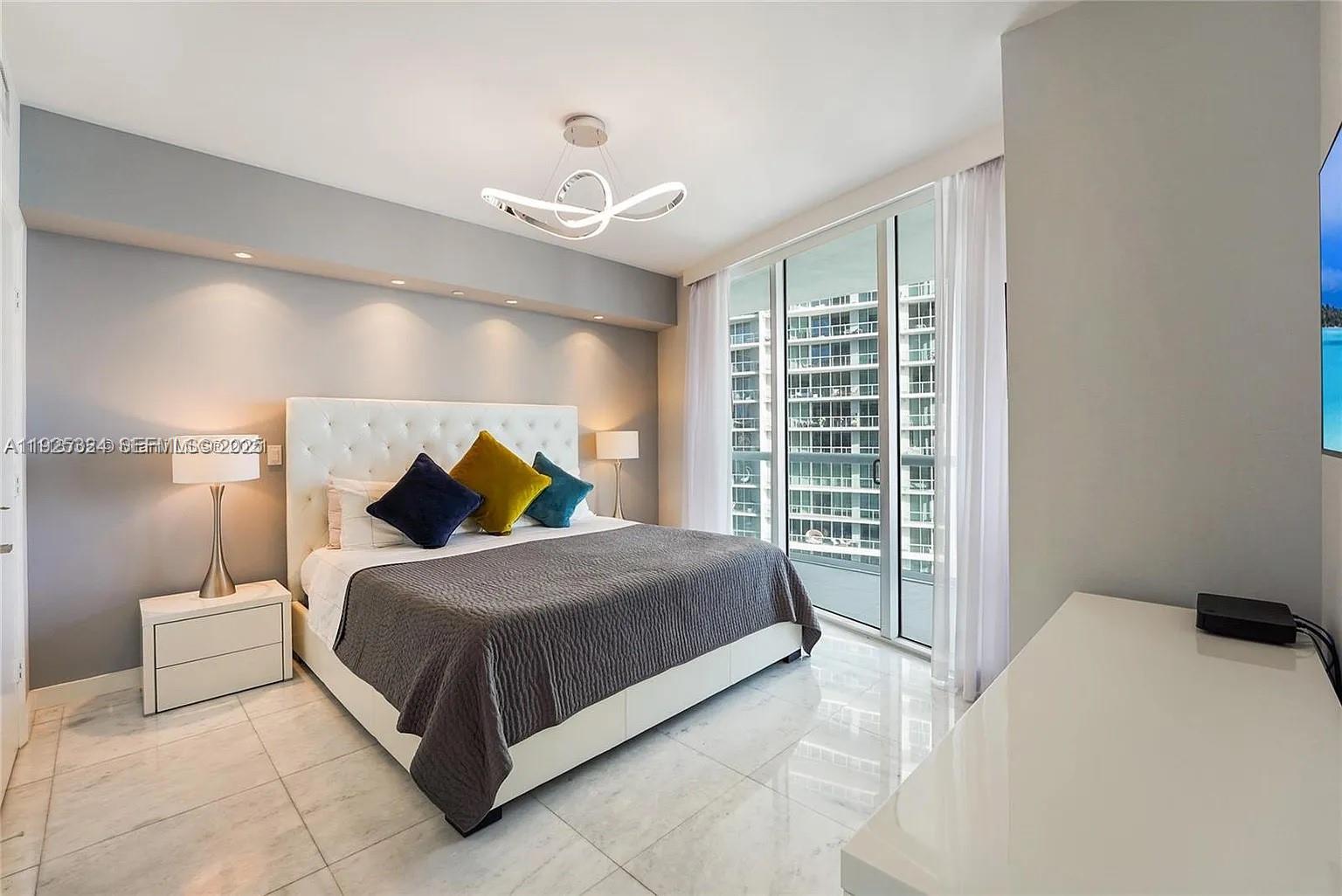 495 Brickell Ave #3304, Miami FL 33131
