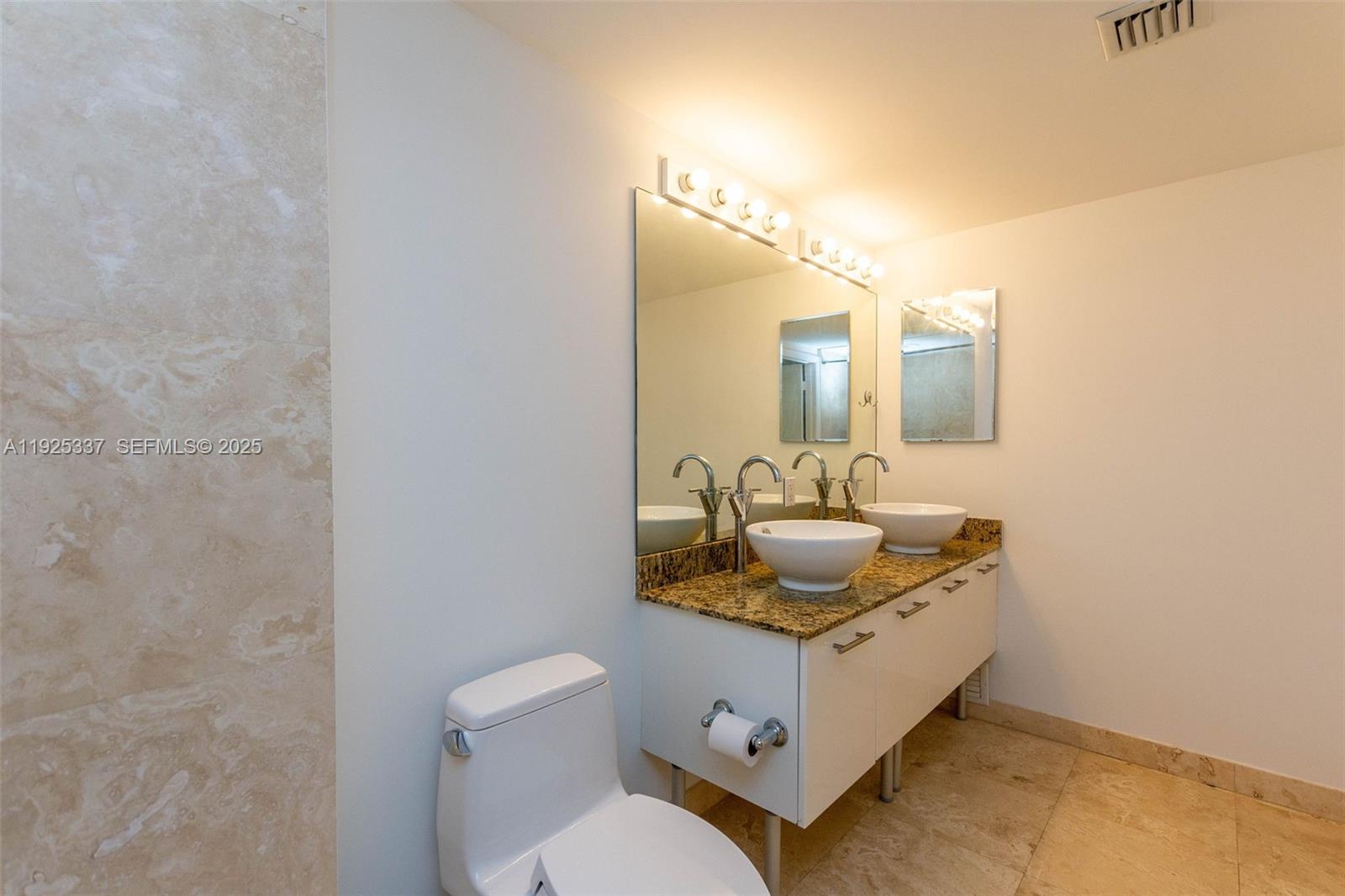 41 SE 5th St #2314, Miami FL 33131