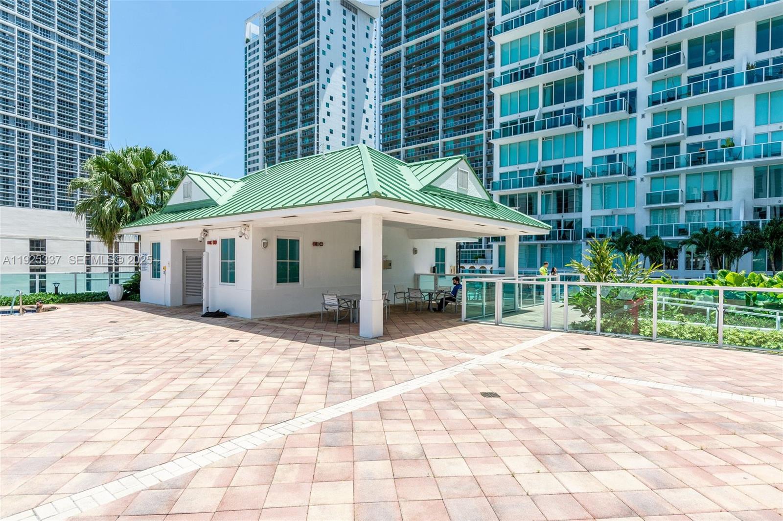 41 SE 5th St #2314, Miami FL 33131
