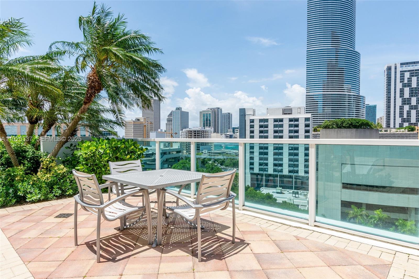 41 SE 5th St #2314, Miami FL 33131