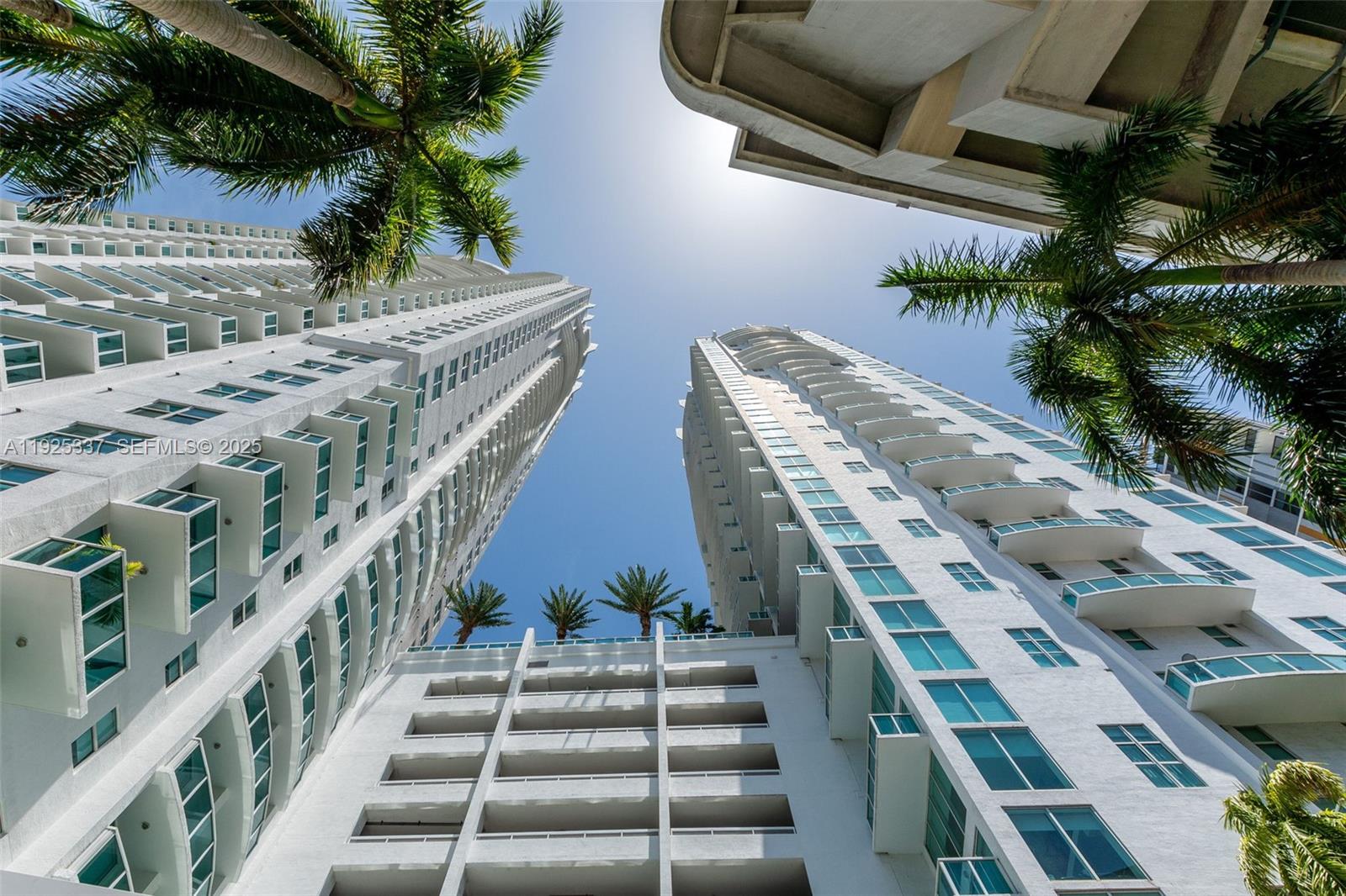 41 SE 5th St #2314, Miami FL 33131