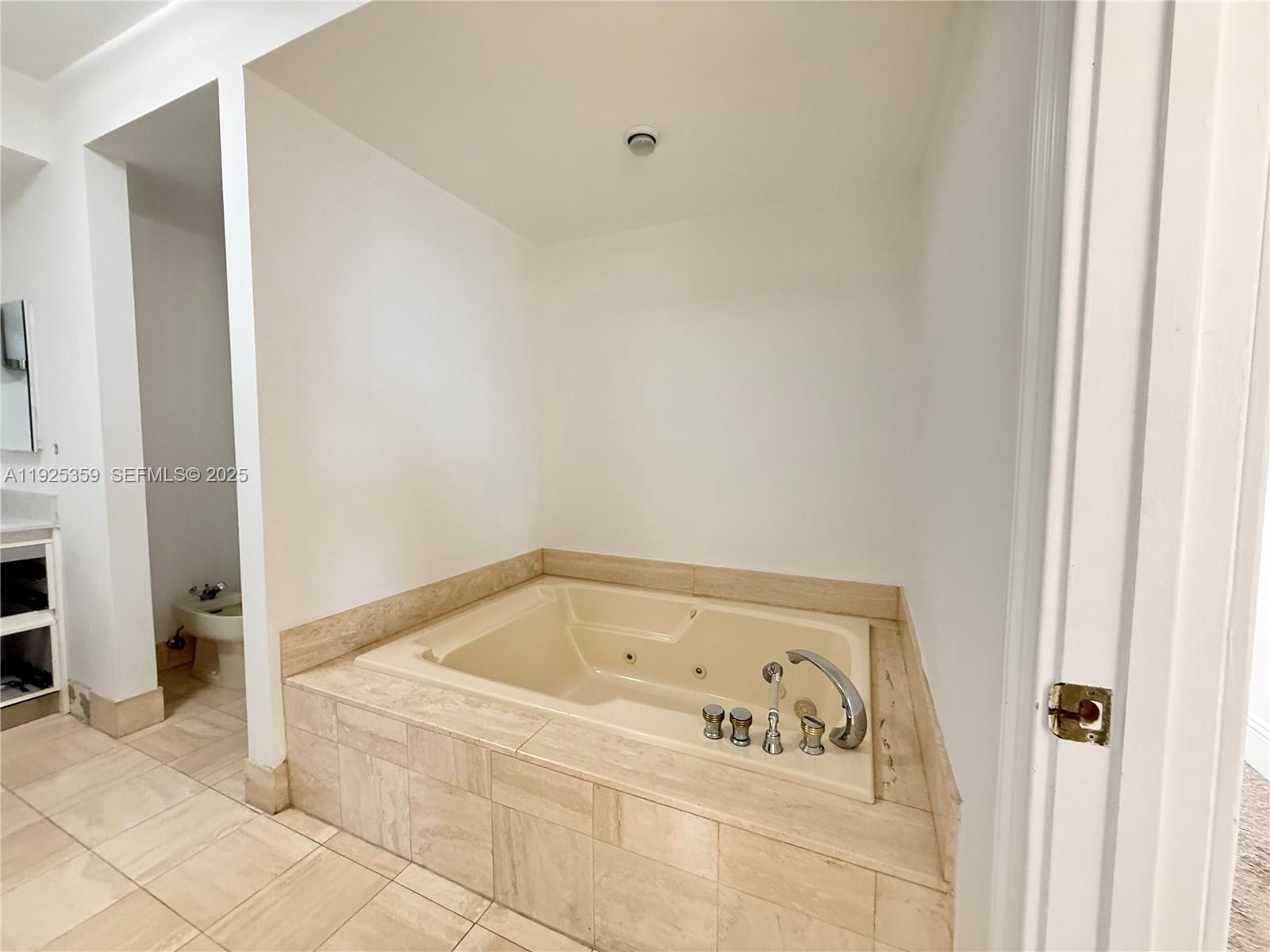 3801 NE 207th St #2503, Aventura FL 33180
