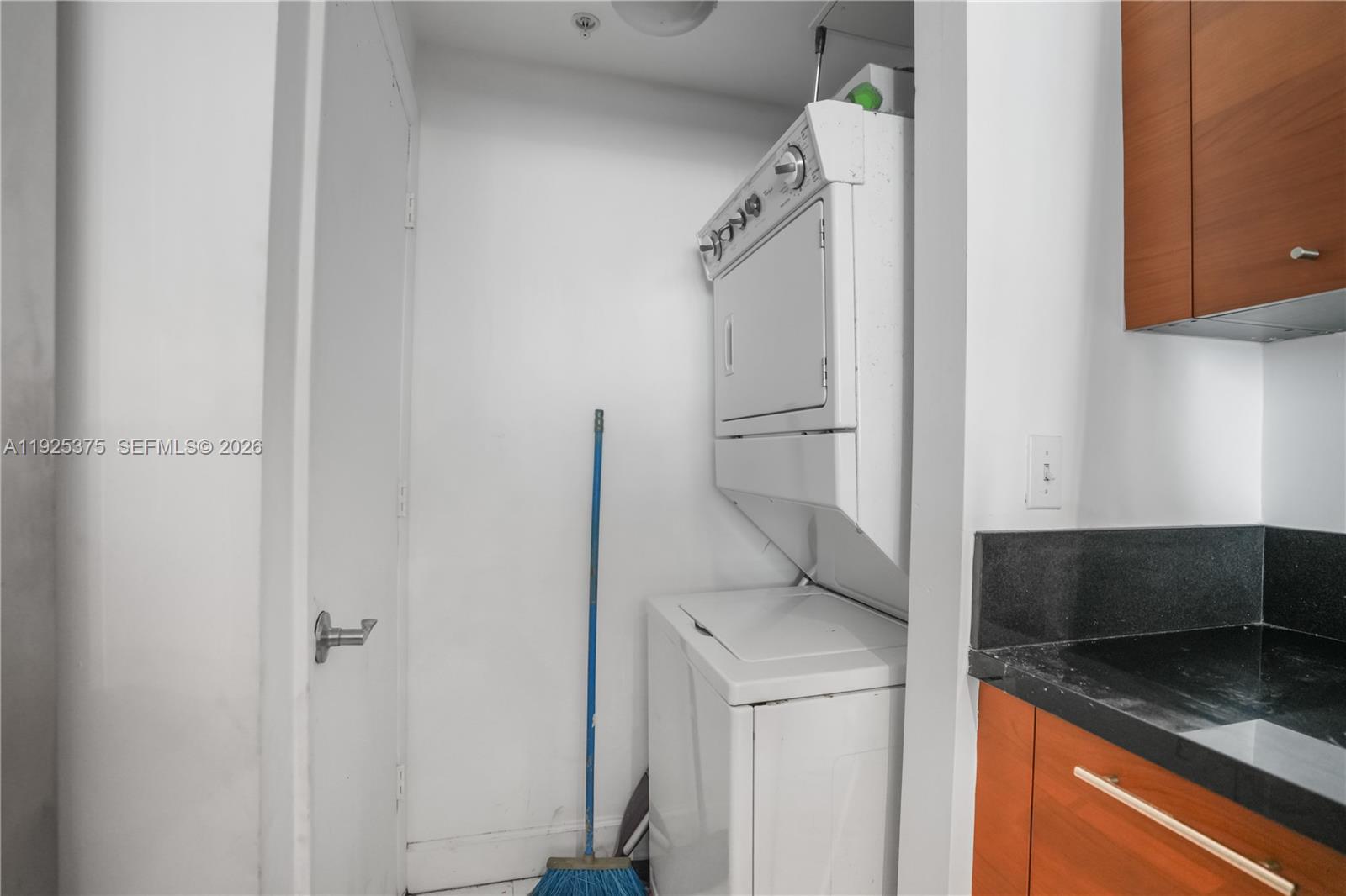 244 Biscayne Blvd #2306, Miami FL 33132