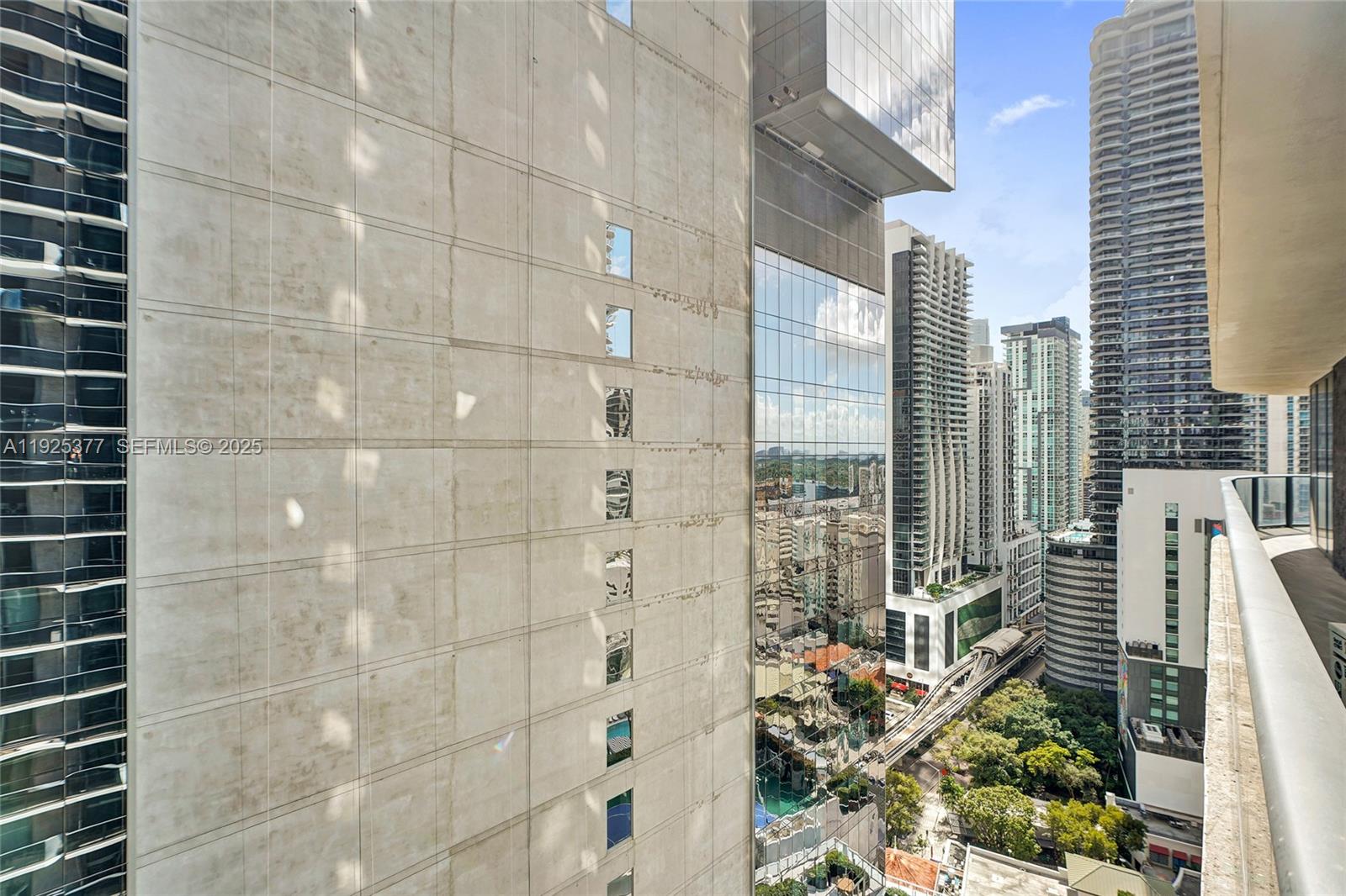 801 S Miami Ave #2405, Miami FL 33130