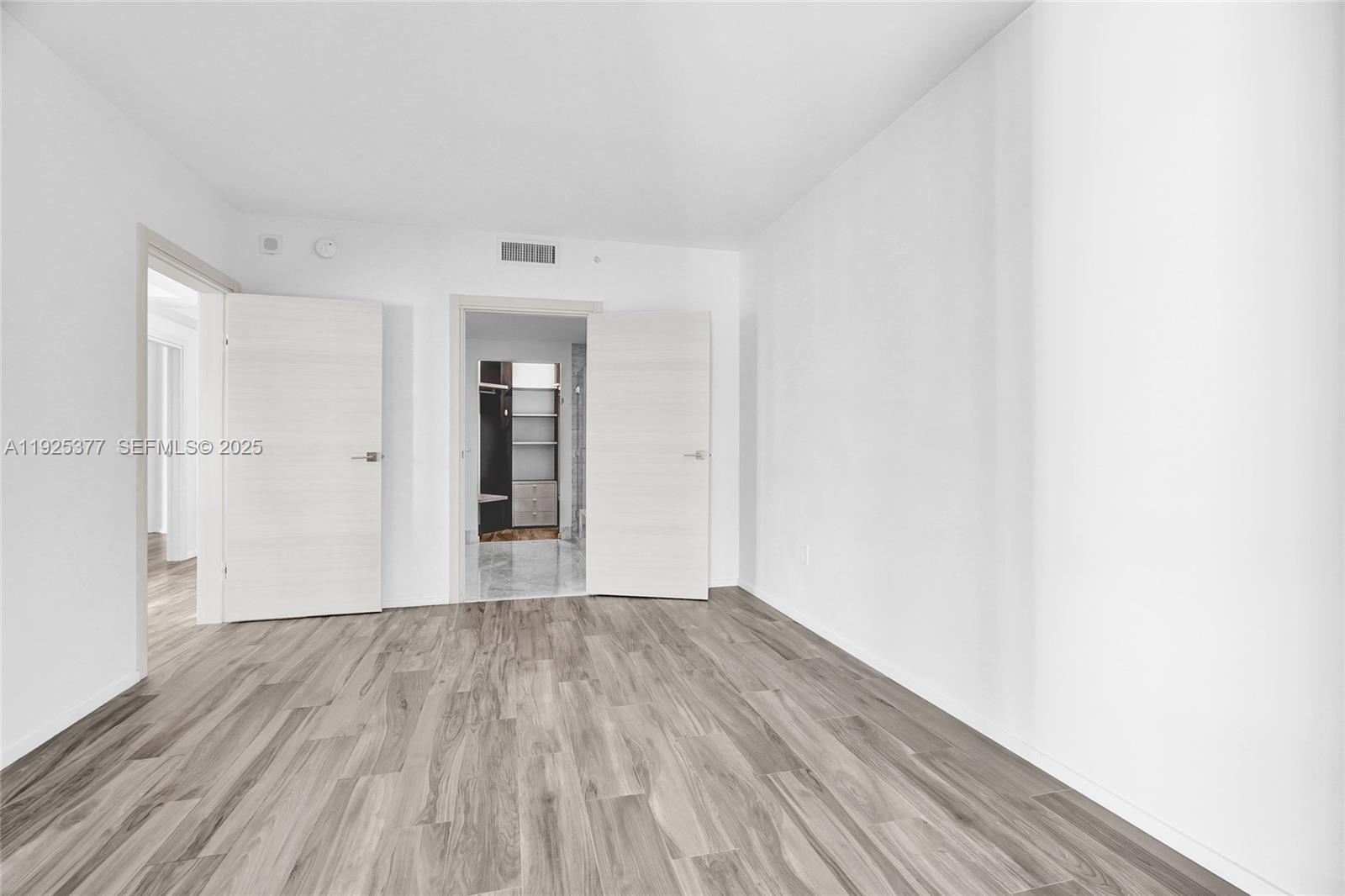 801 S Miami Ave #2405, Miami FL 33130