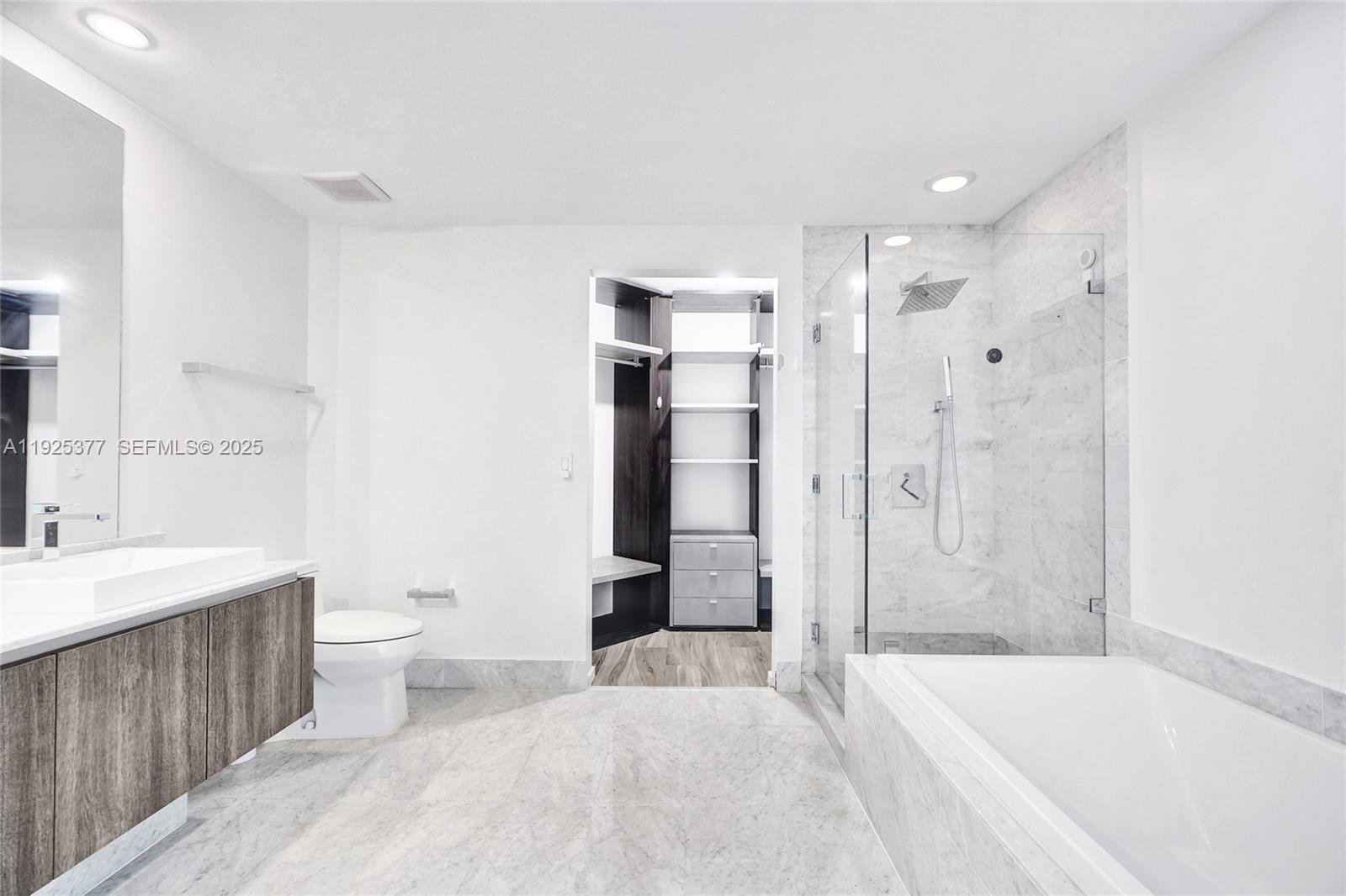 801 S Miami Ave #2405, Miami FL 33130