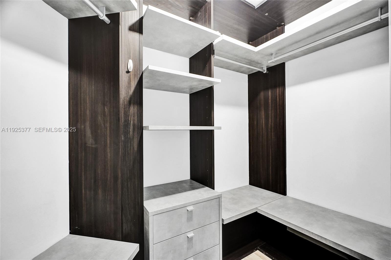 801 S Miami Ave #2405, Miami FL 33130