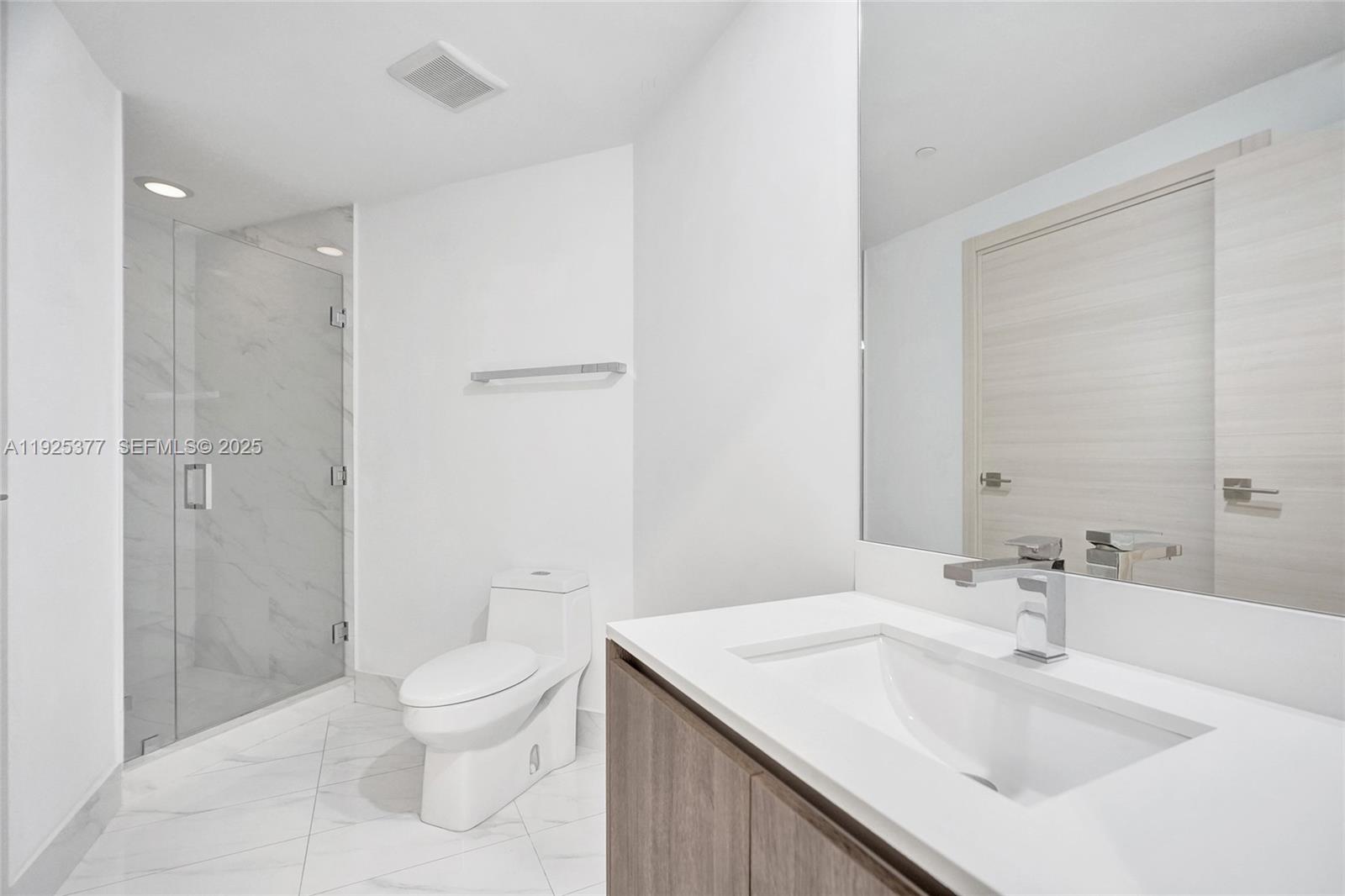 801 S Miami Ave #2405, Miami FL 33130
