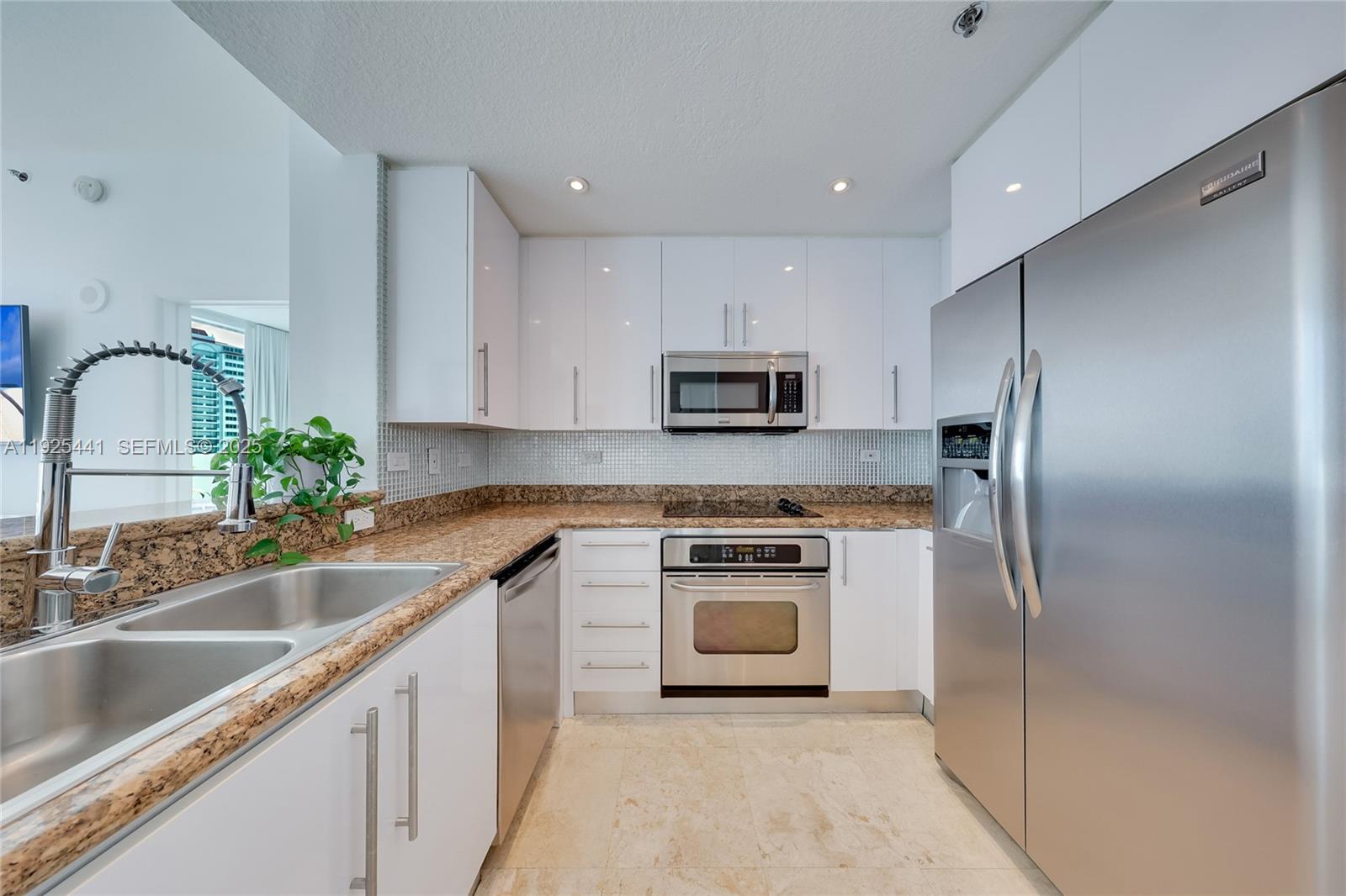 6515 Collins Ave #605, Miami Beach FL 33141