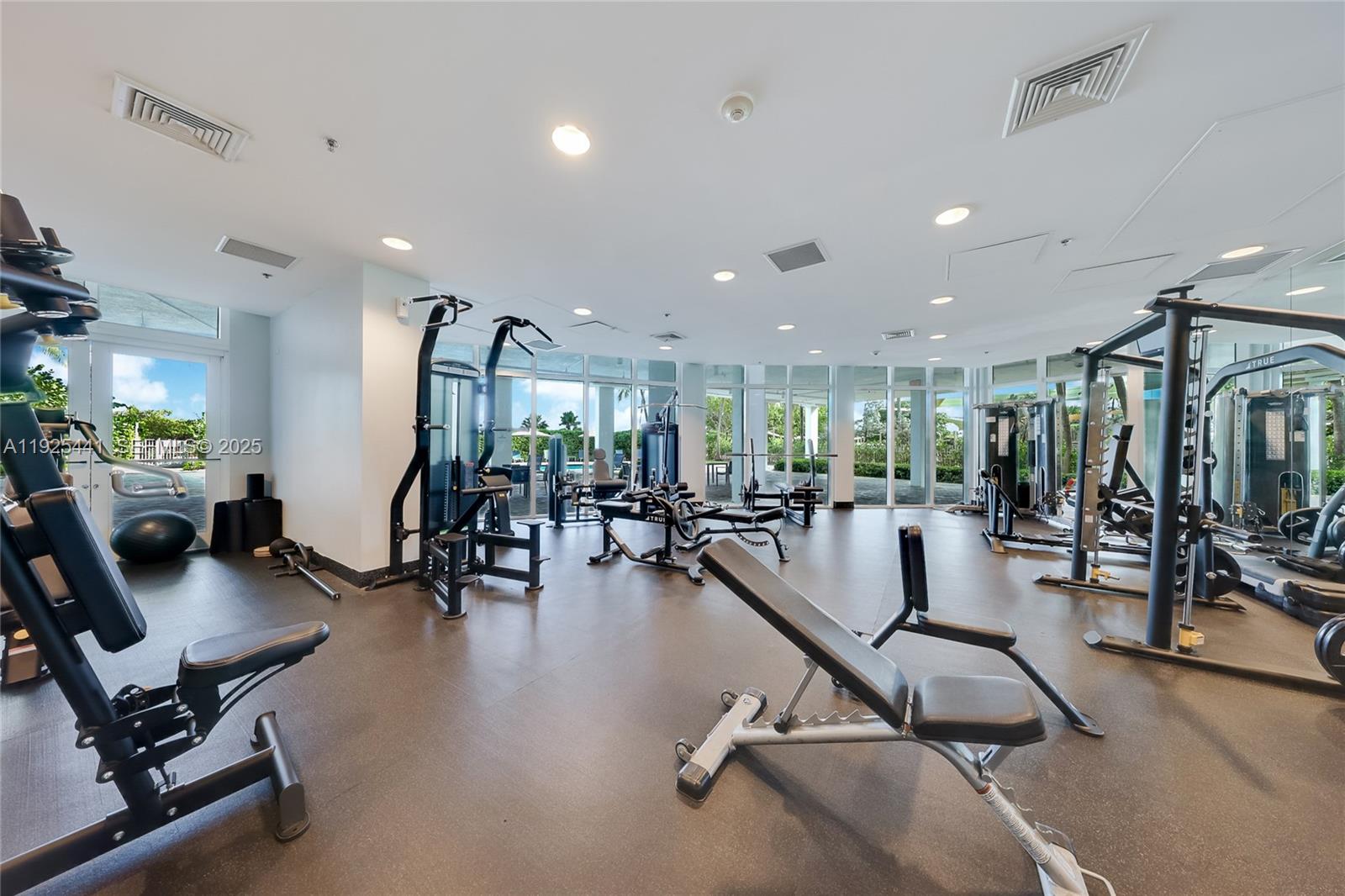 6515 Collins Ave #605, Miami Beach FL 33141