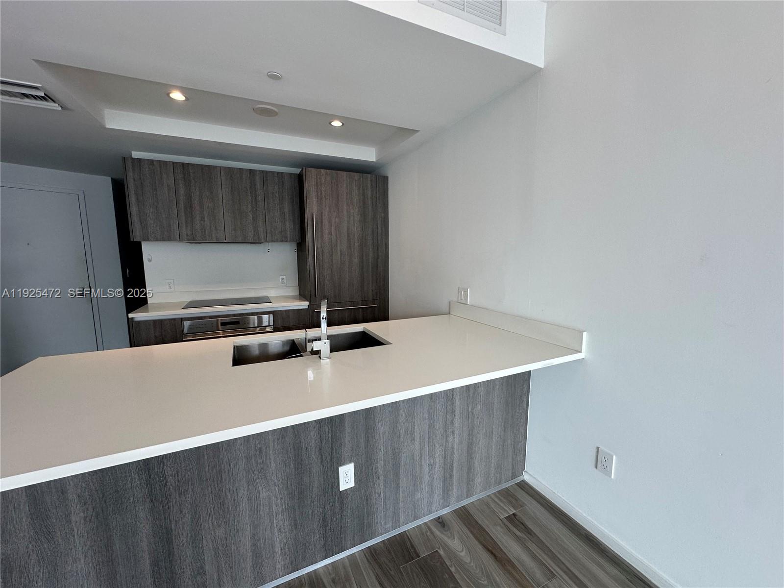 801 S Miami Ave #2703, Miami FL 33130
