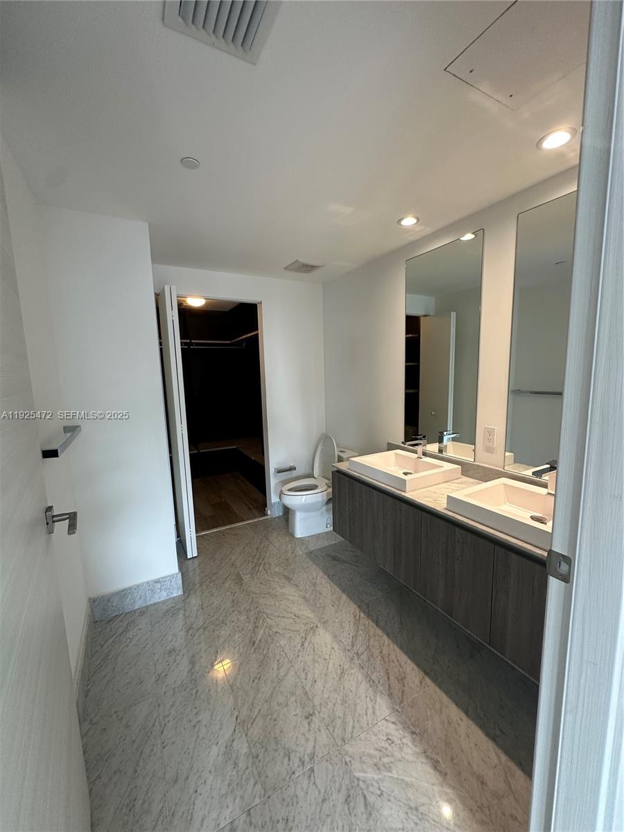 801 S Miami Ave #2703, Miami FL 33130