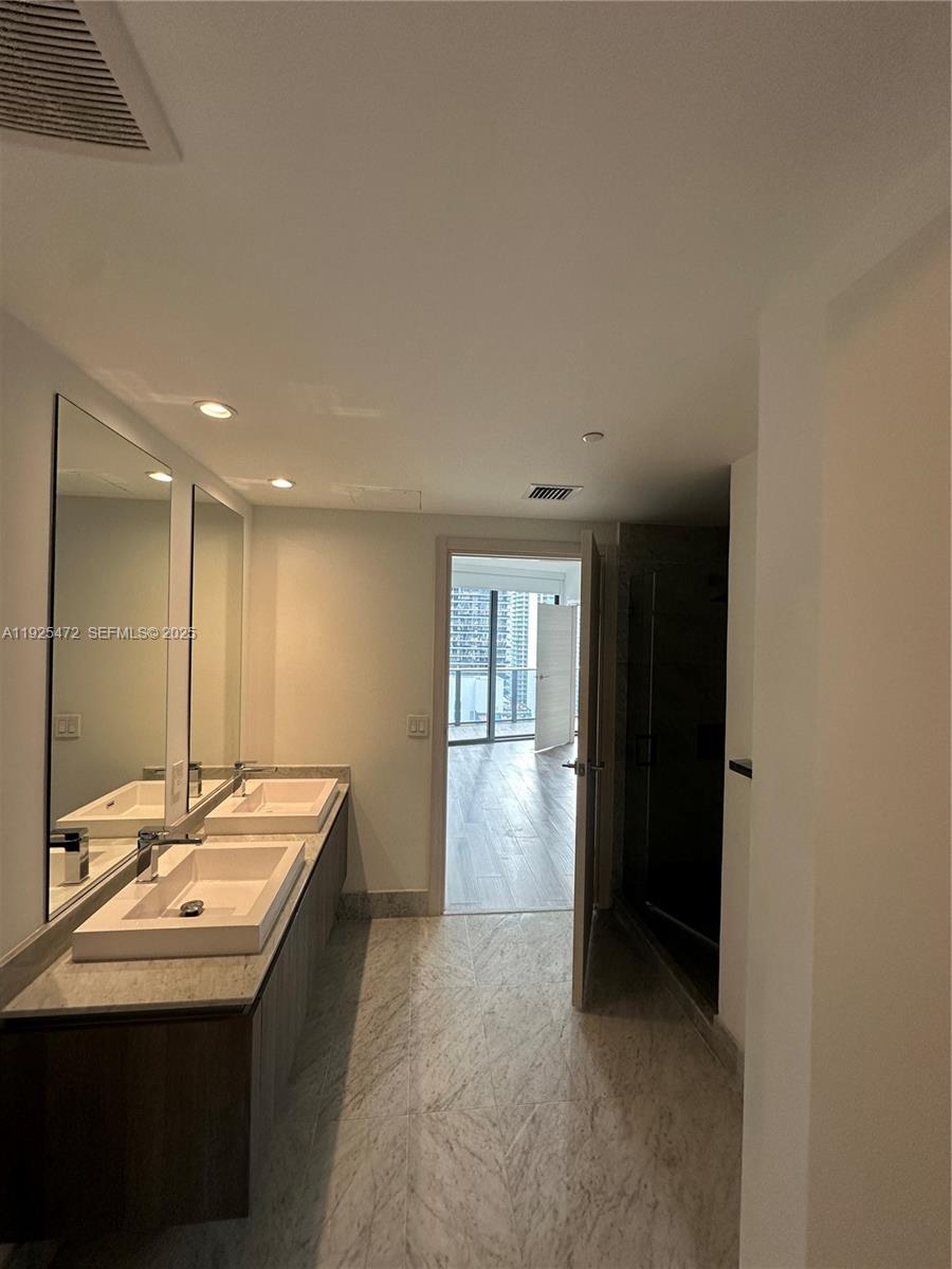 801 S Miami Ave #2703, Miami FL 33130