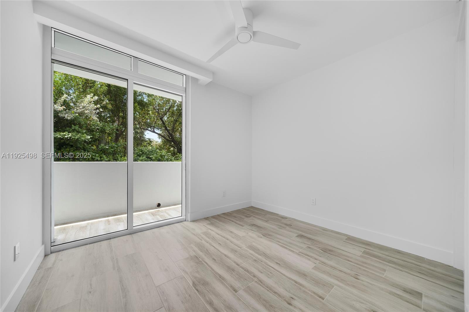 100 S Pointe Dr #TH-13, Miami Beach FL 33139