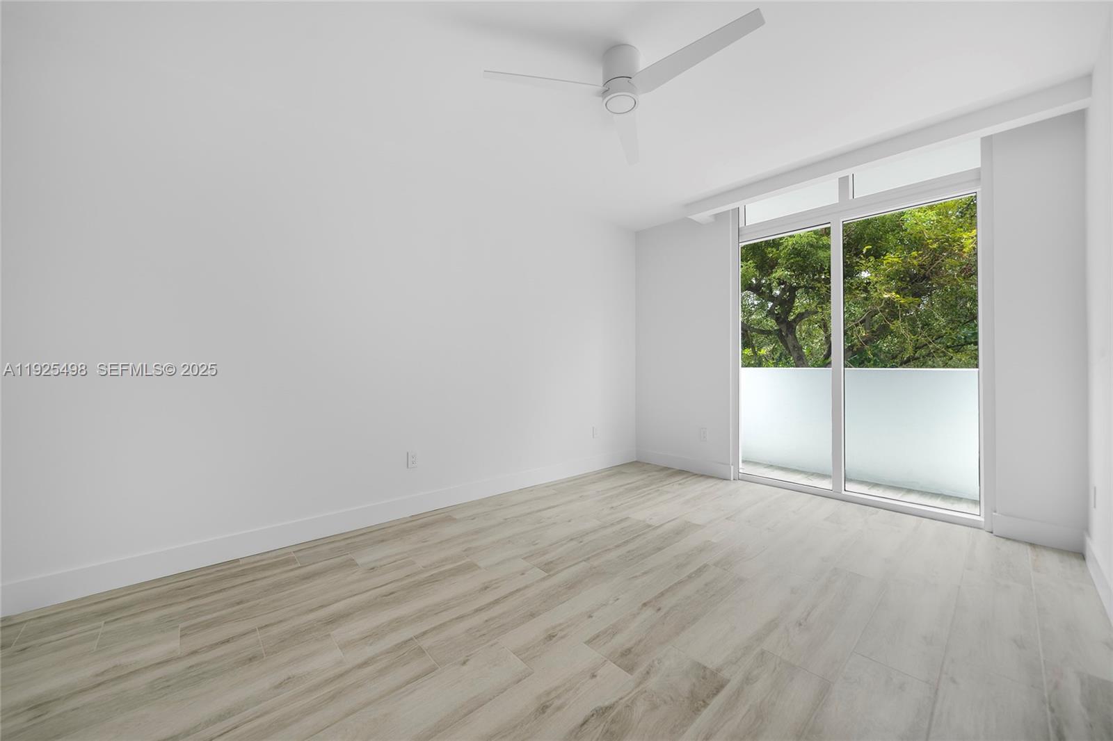 100 S Pointe Dr #TH-13, Miami Beach FL 33139