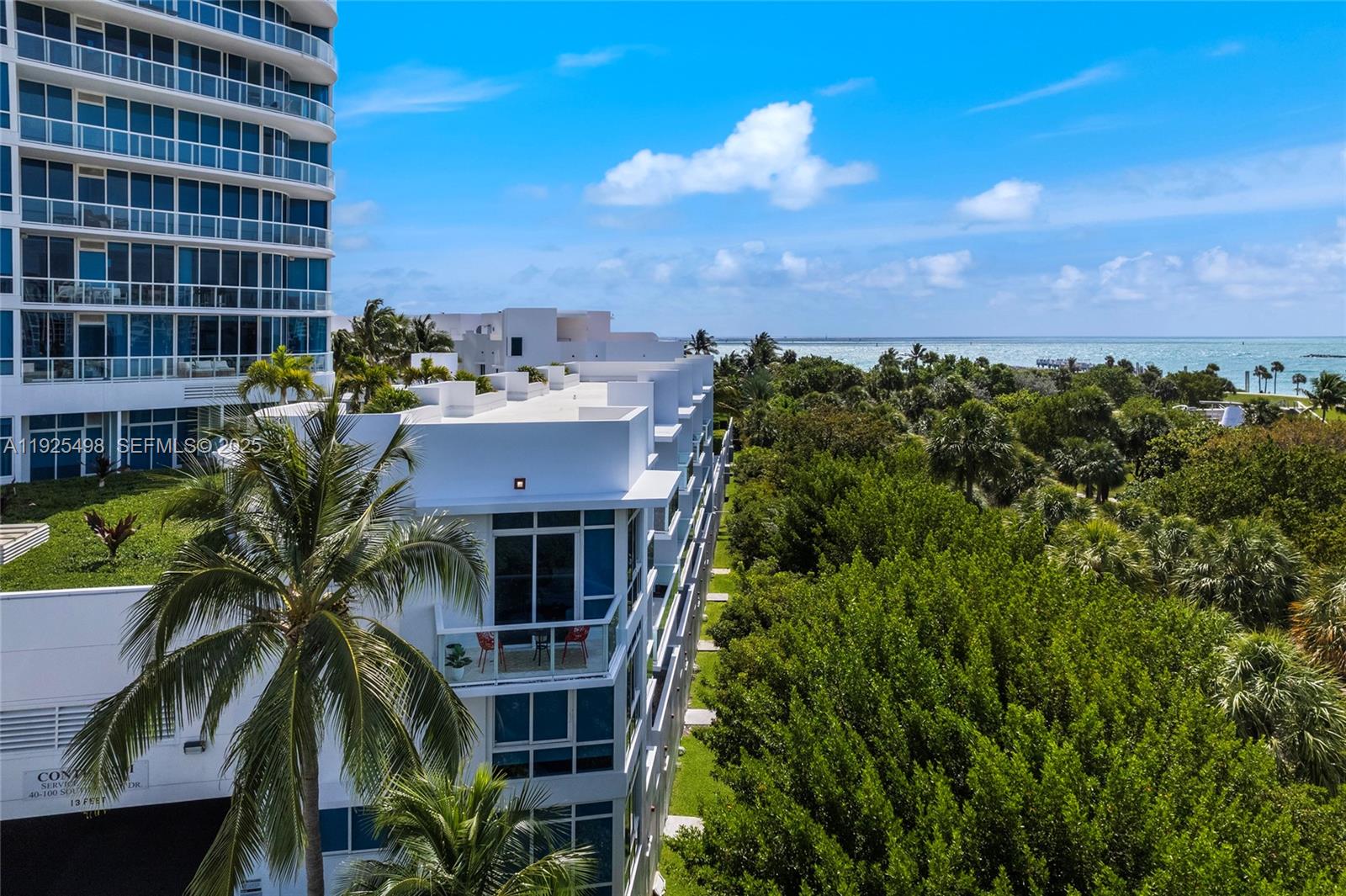 100 S Pointe Dr #TH-13, Miami Beach FL 33139