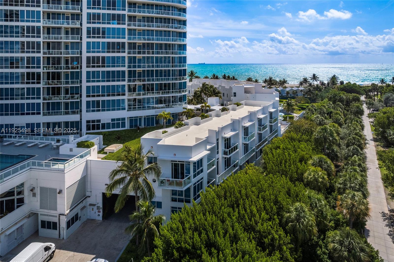 100 S Pointe Dr #TH-13, Miami Beach FL 33139