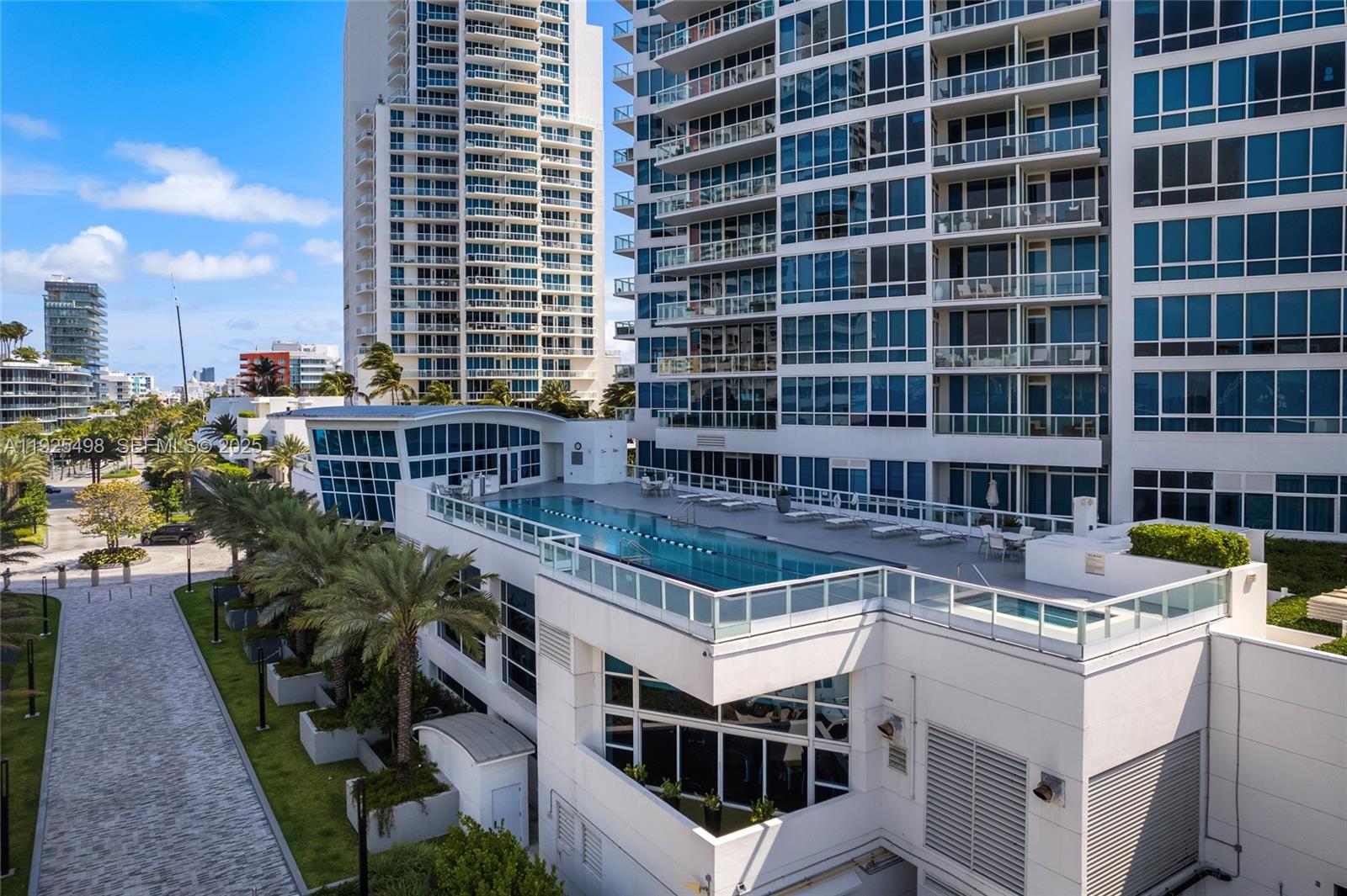 100 S Pointe Dr #TH-13, Miami Beach FL 33139