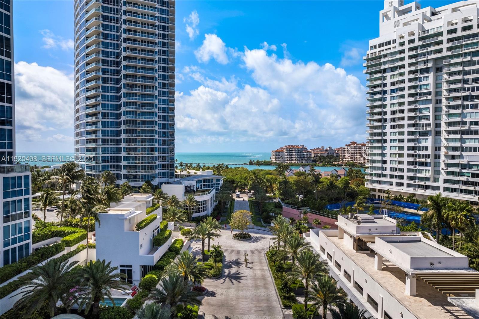 100 S Pointe Dr #TH-13, Miami Beach FL 33139