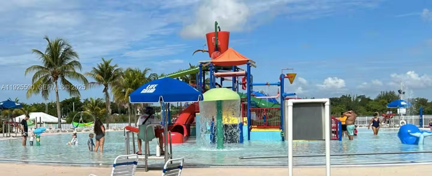 909 NE 7th St, Pompano Beach FL 33060
