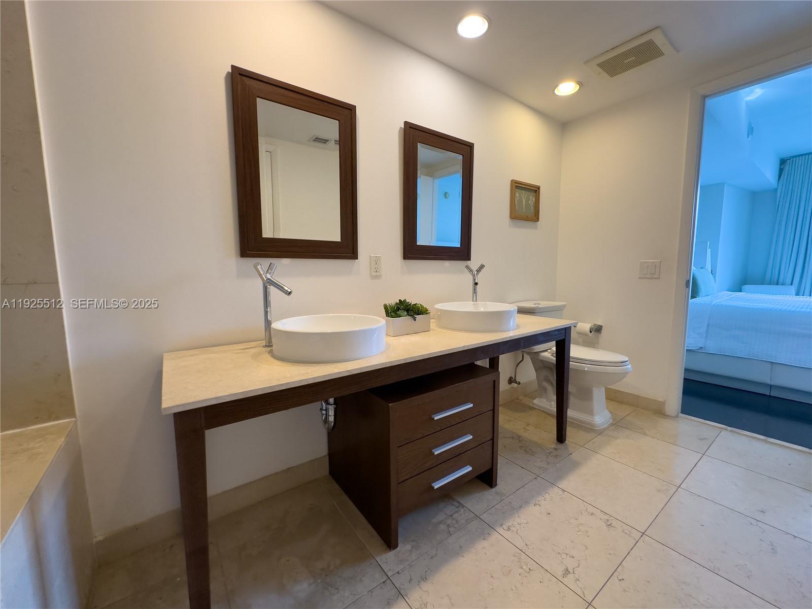 485 Brickell Ave #3307, Miami FL 33131