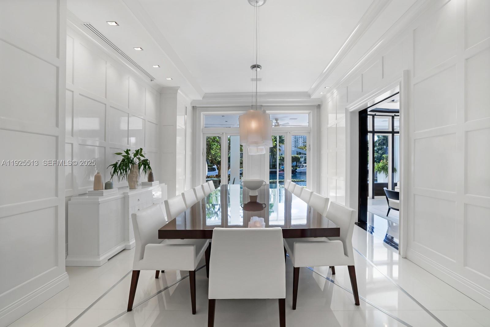142 S Island Dr, Golden Beach FL 33160