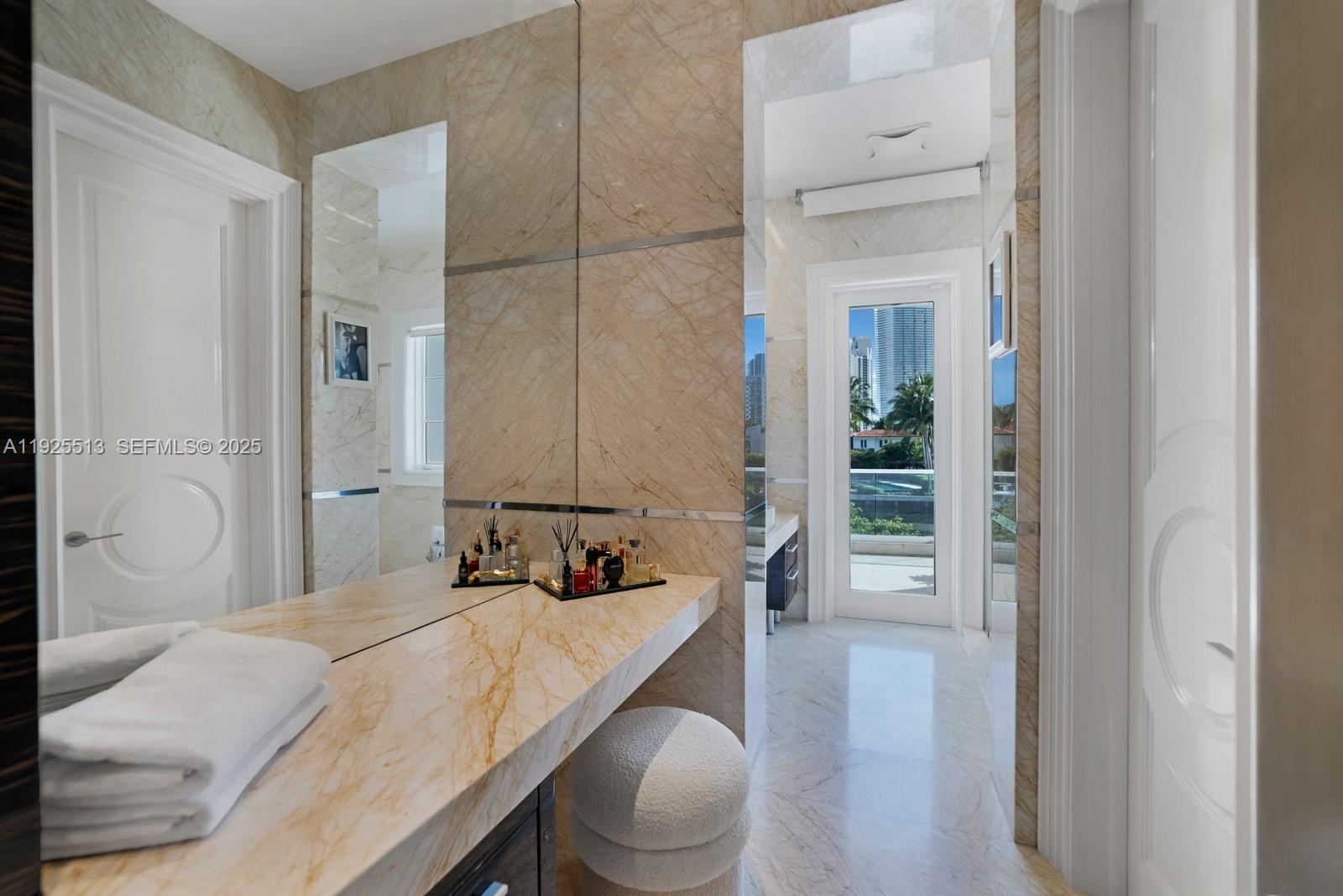 142 S Island Dr, Golden Beach FL 33160