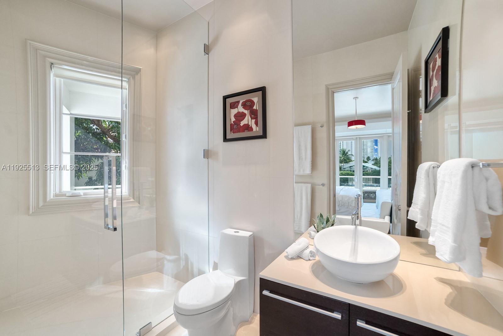 142 S Island Dr, Golden Beach FL 33160